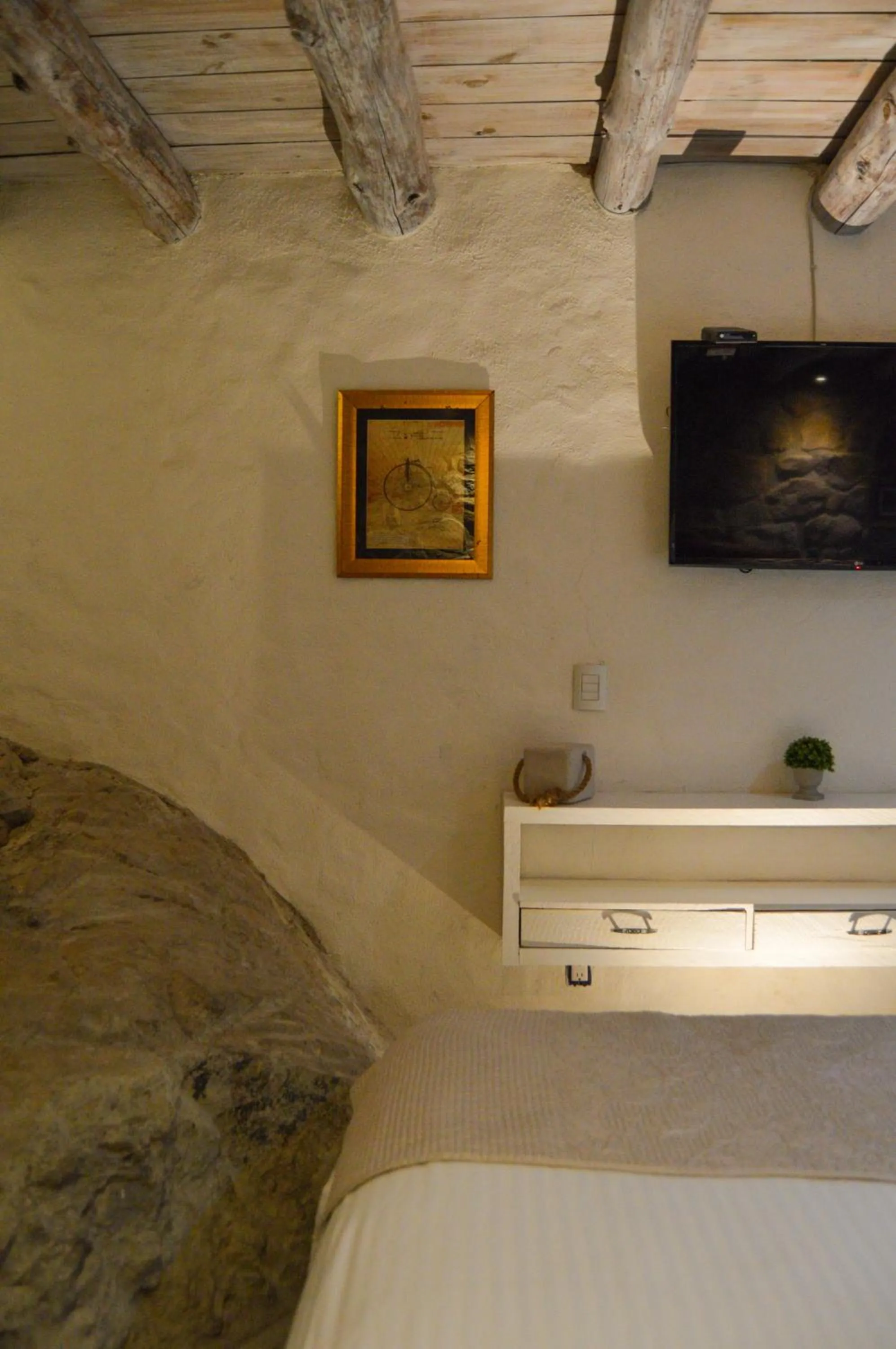 Decorative detail, Bed in Hotel de Piedra