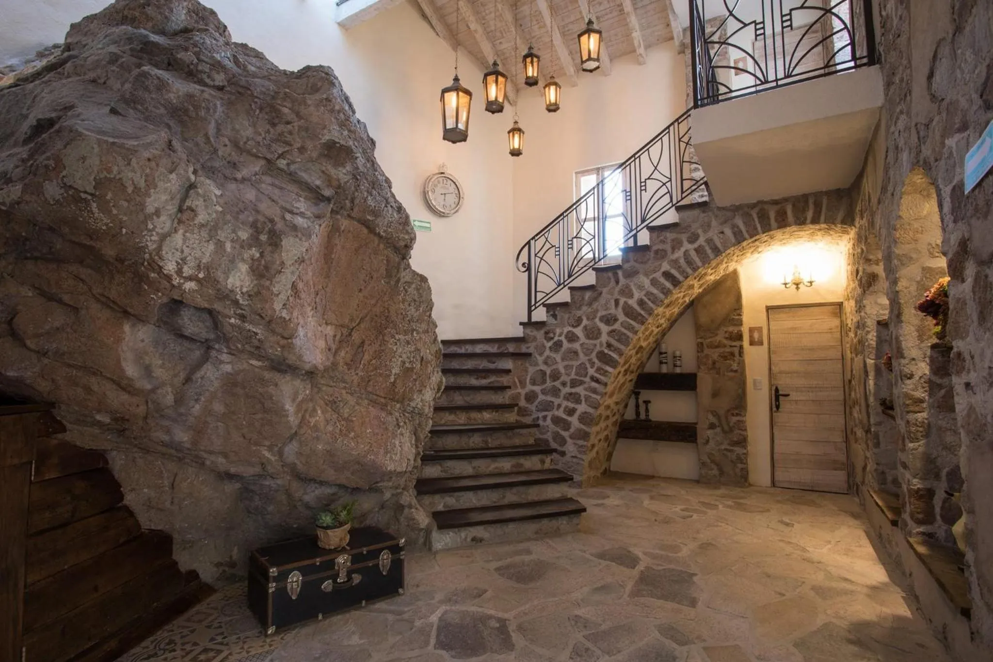 Property building in Hotel de Piedra