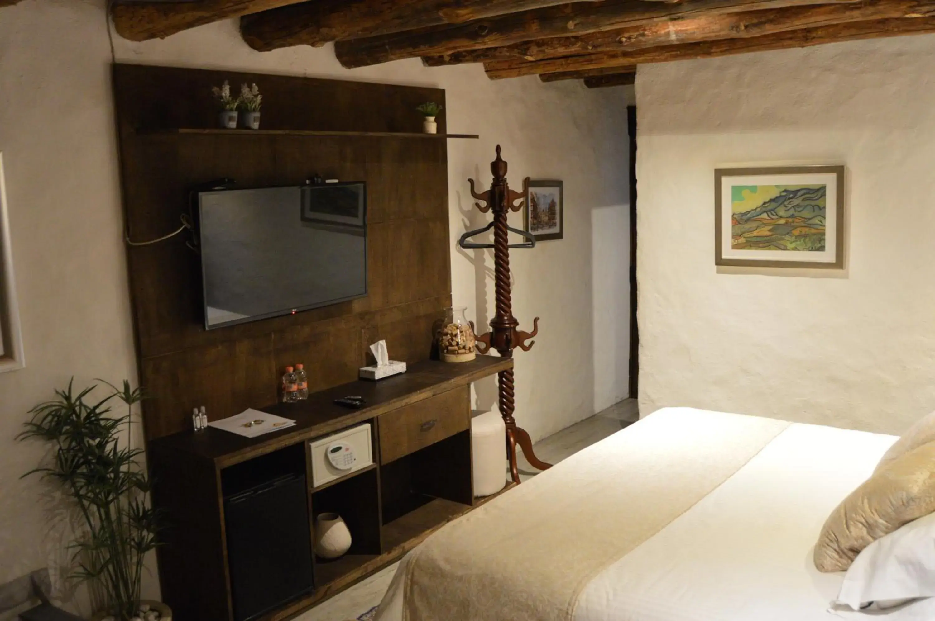 Standard Suite - single occupancy in Hotel de Piedra Standard Suite - single occupancy in Hotel de Piedra