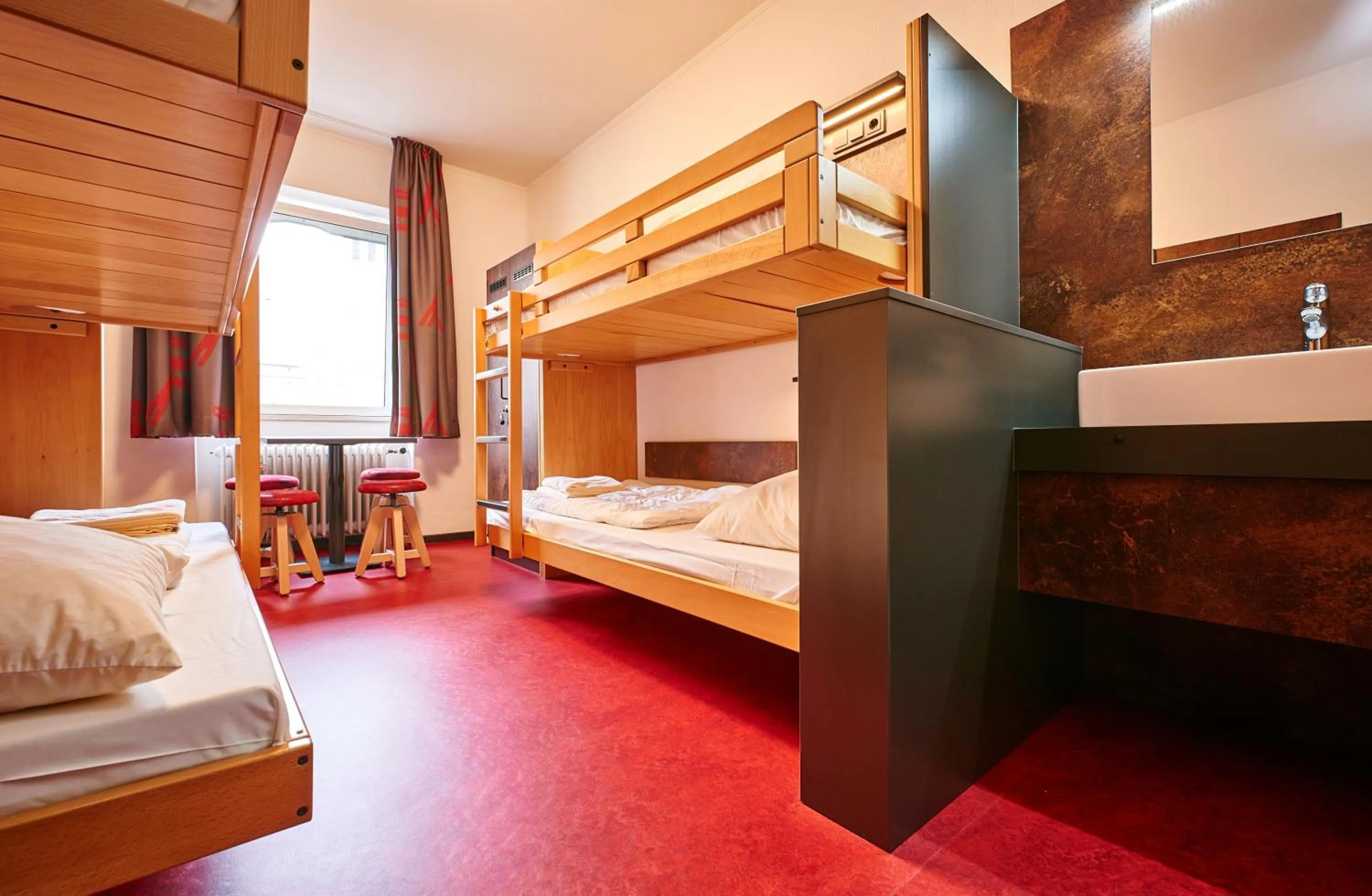 Bed in DJH Jugendgästehaus Adolph Kolping