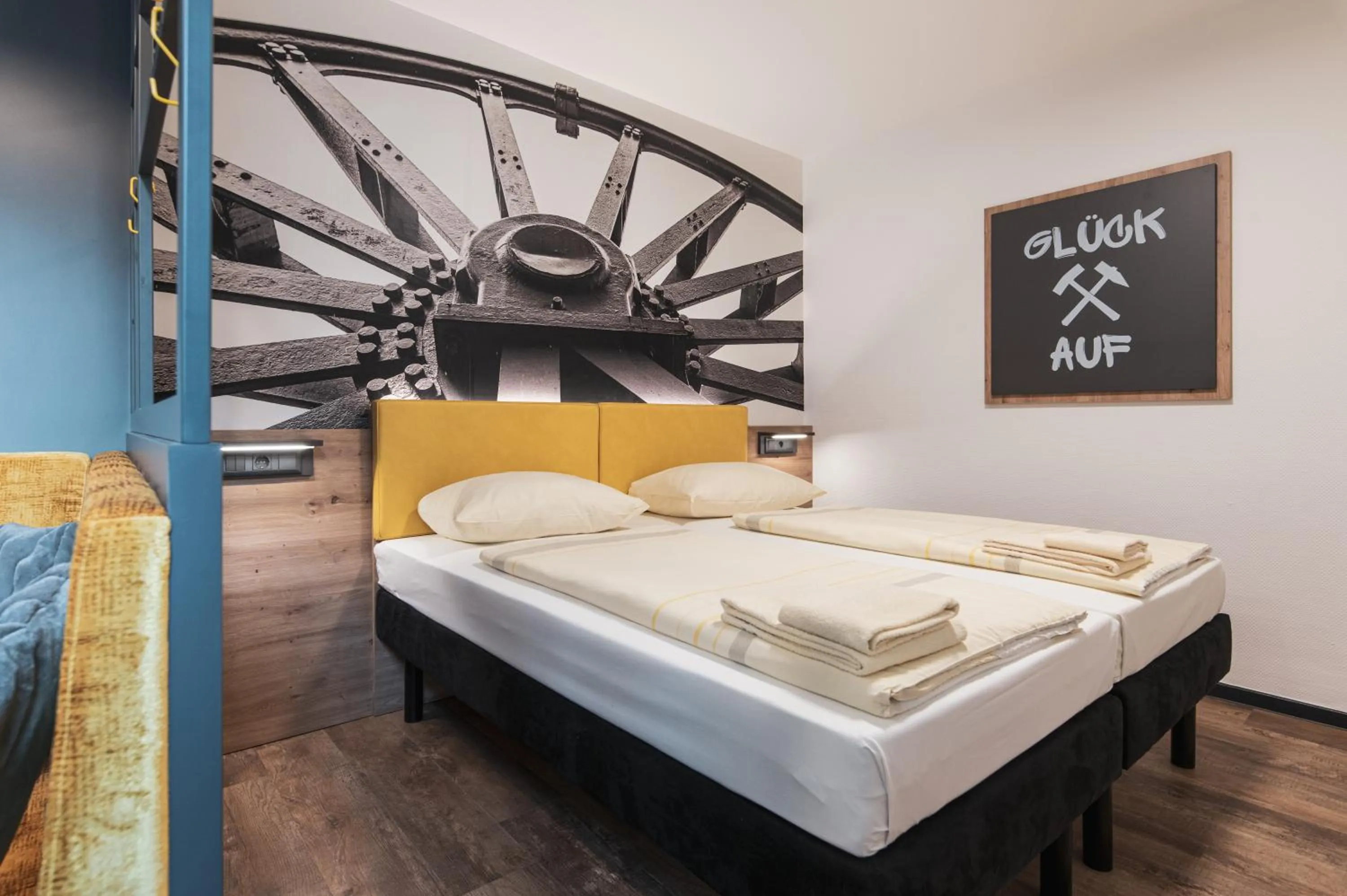 Bed in DJH Jugendgästehaus Adolph Kolping