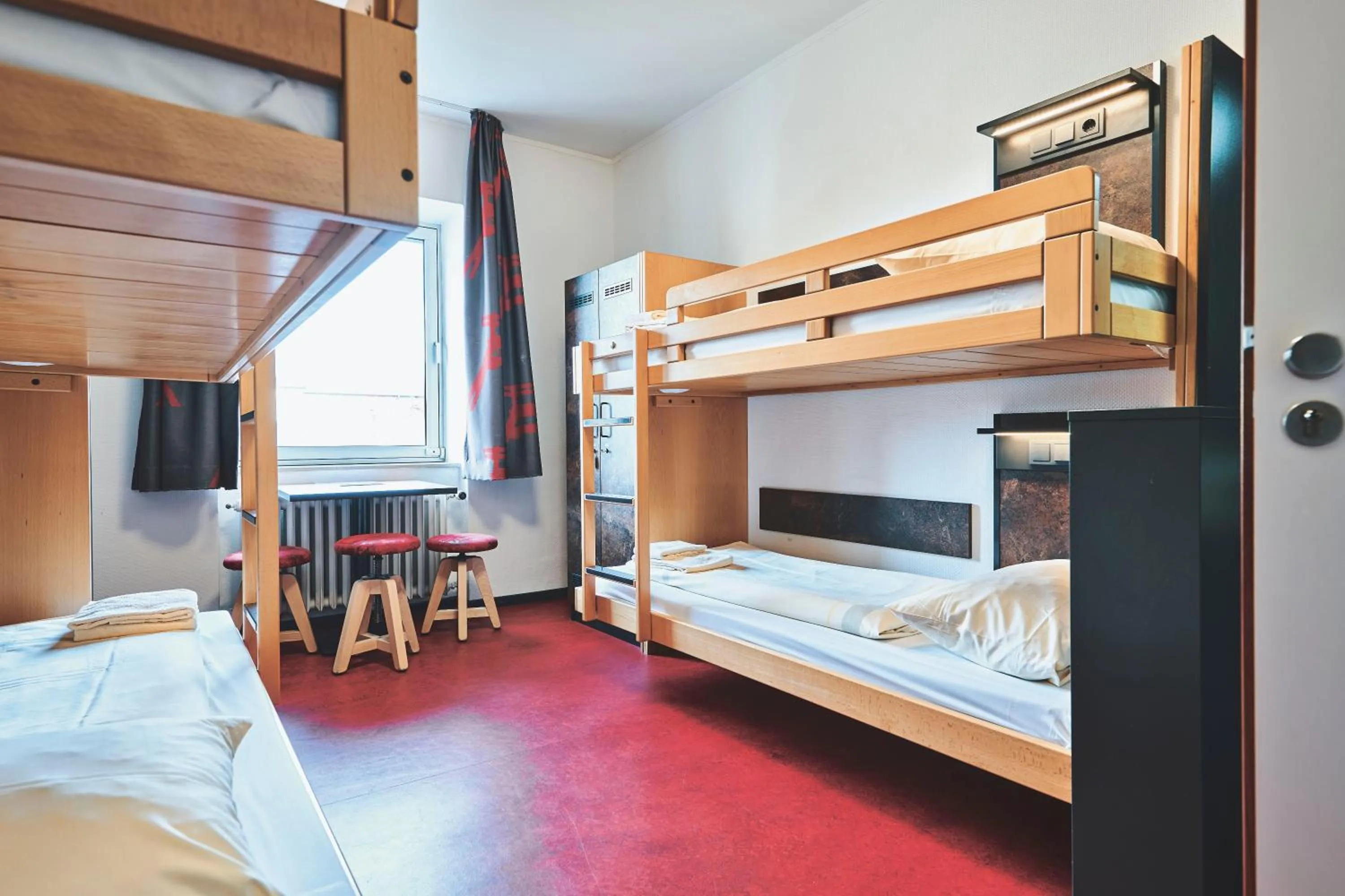 Bed in DJH Jugendgästehaus Adolph Kolping