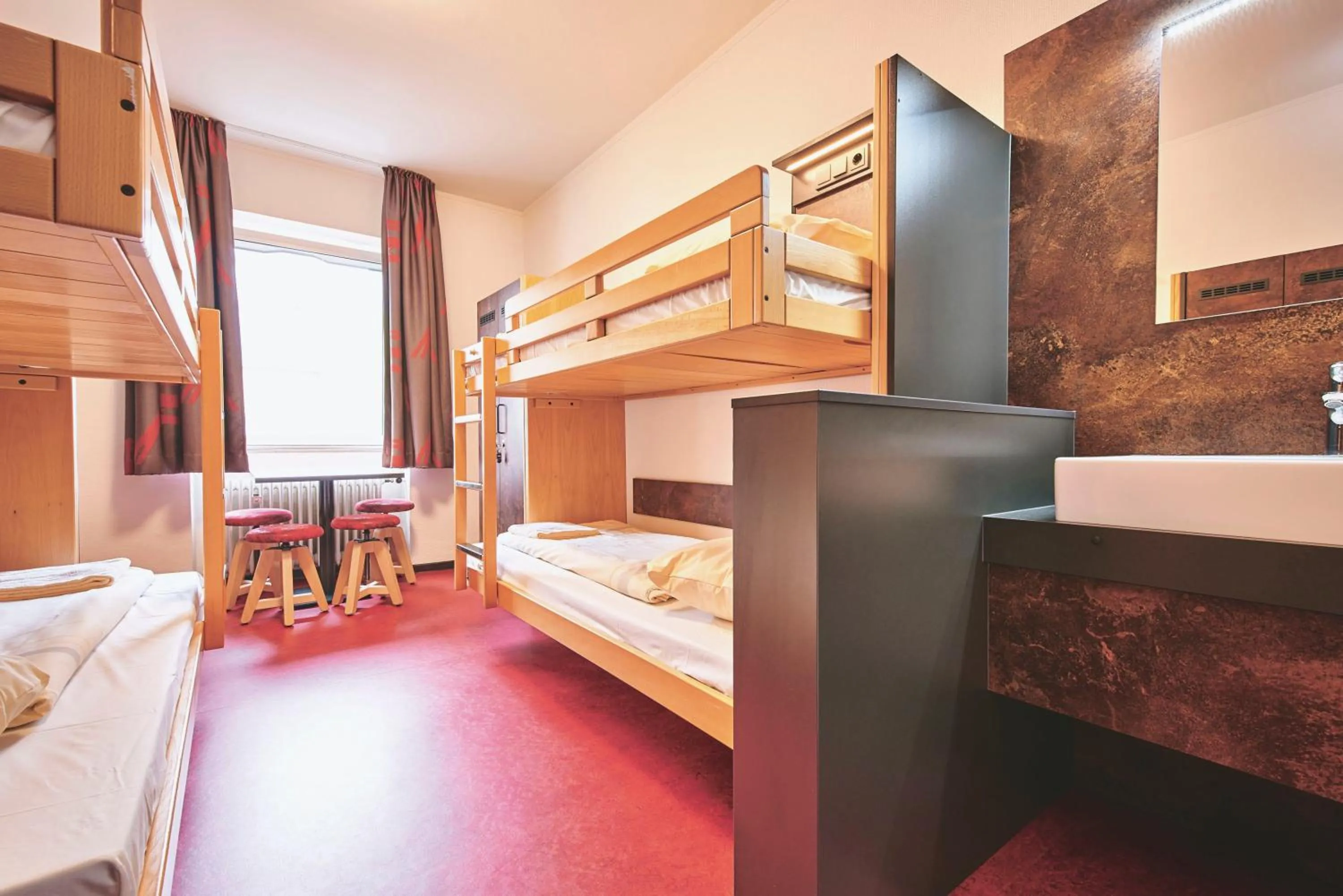 Bed in DJH Jugendgästehaus Adolph Kolping