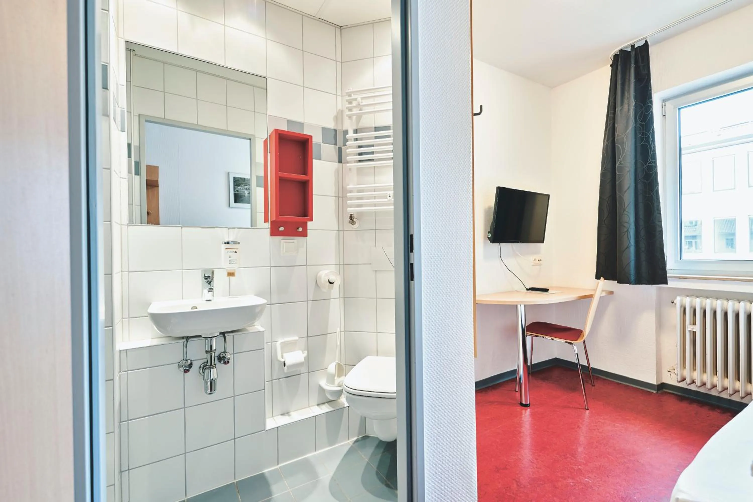 Bathroom in DJH Jugendgästehaus Adolph Kolping