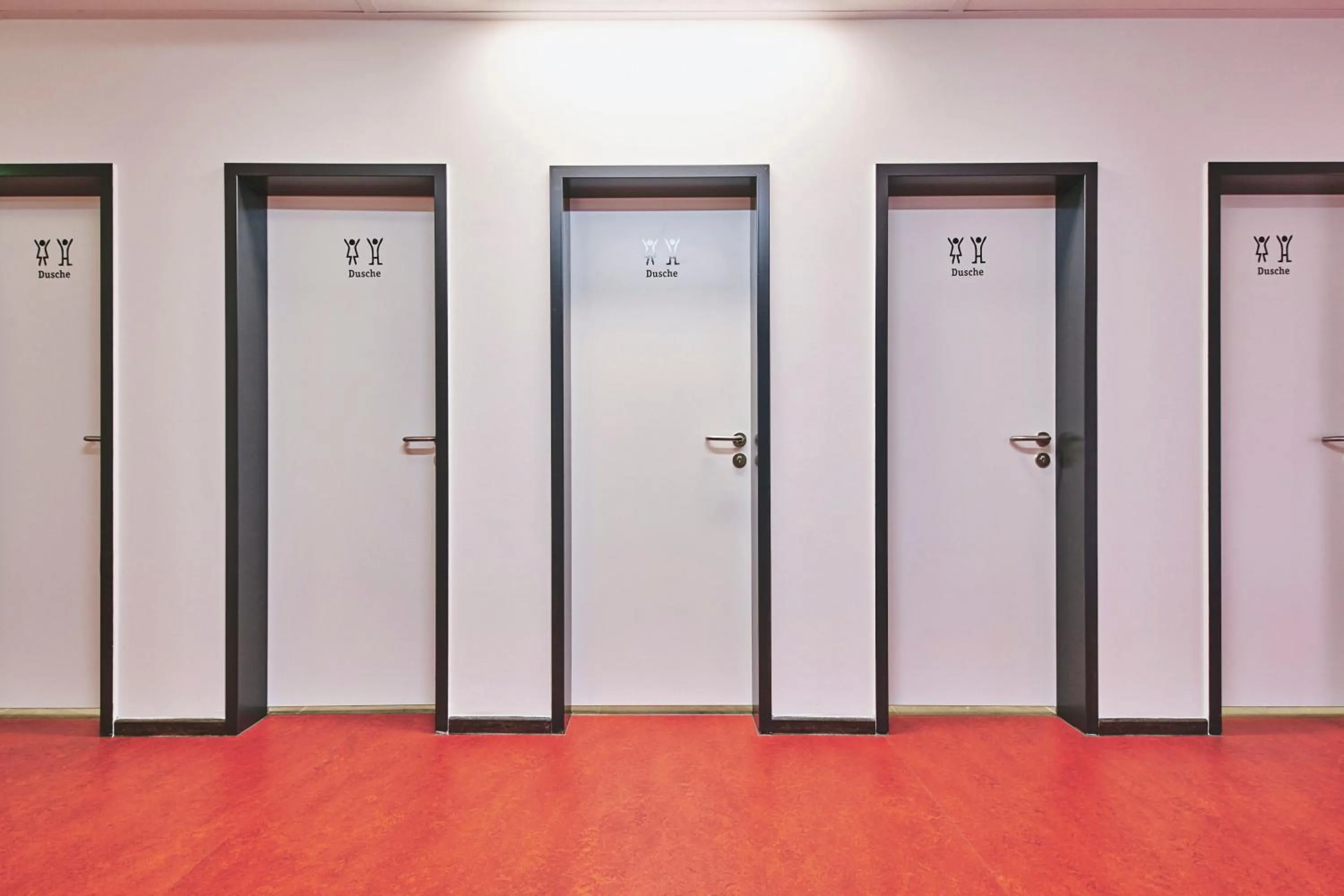 Shower in DJH Jugendgästehaus Adolph Kolping