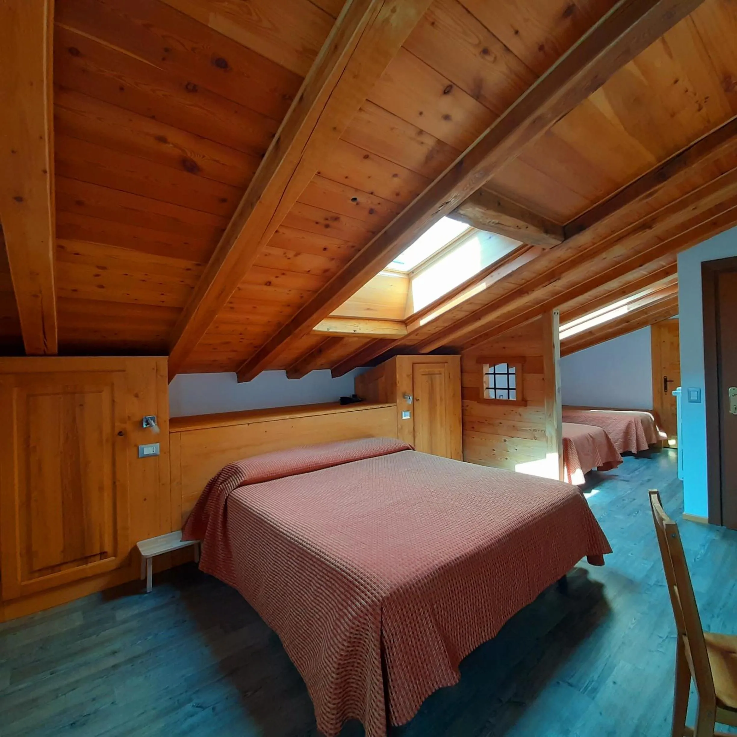 Bedroom, Bed in Hotel Crampon