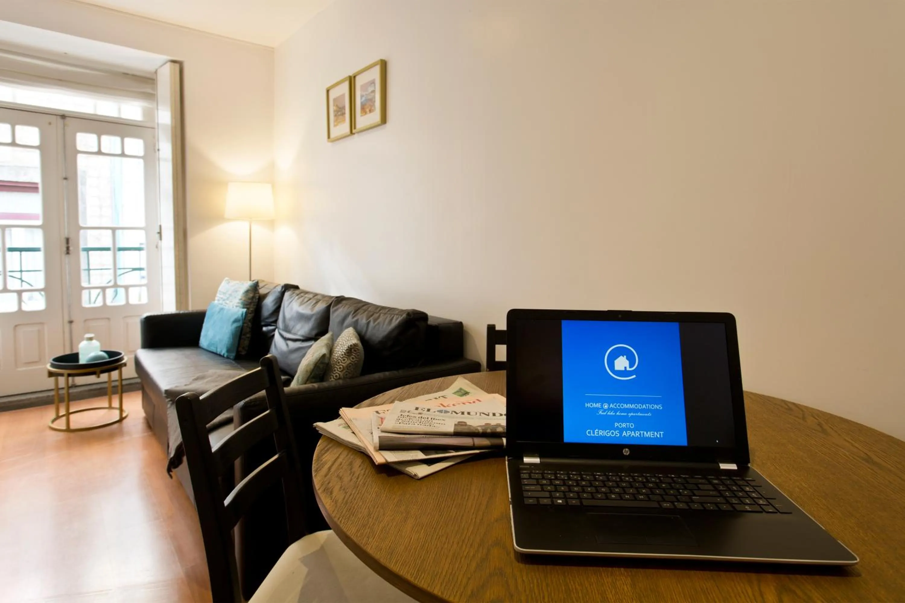 Living room in Home @ Porto Clérigos Apartment