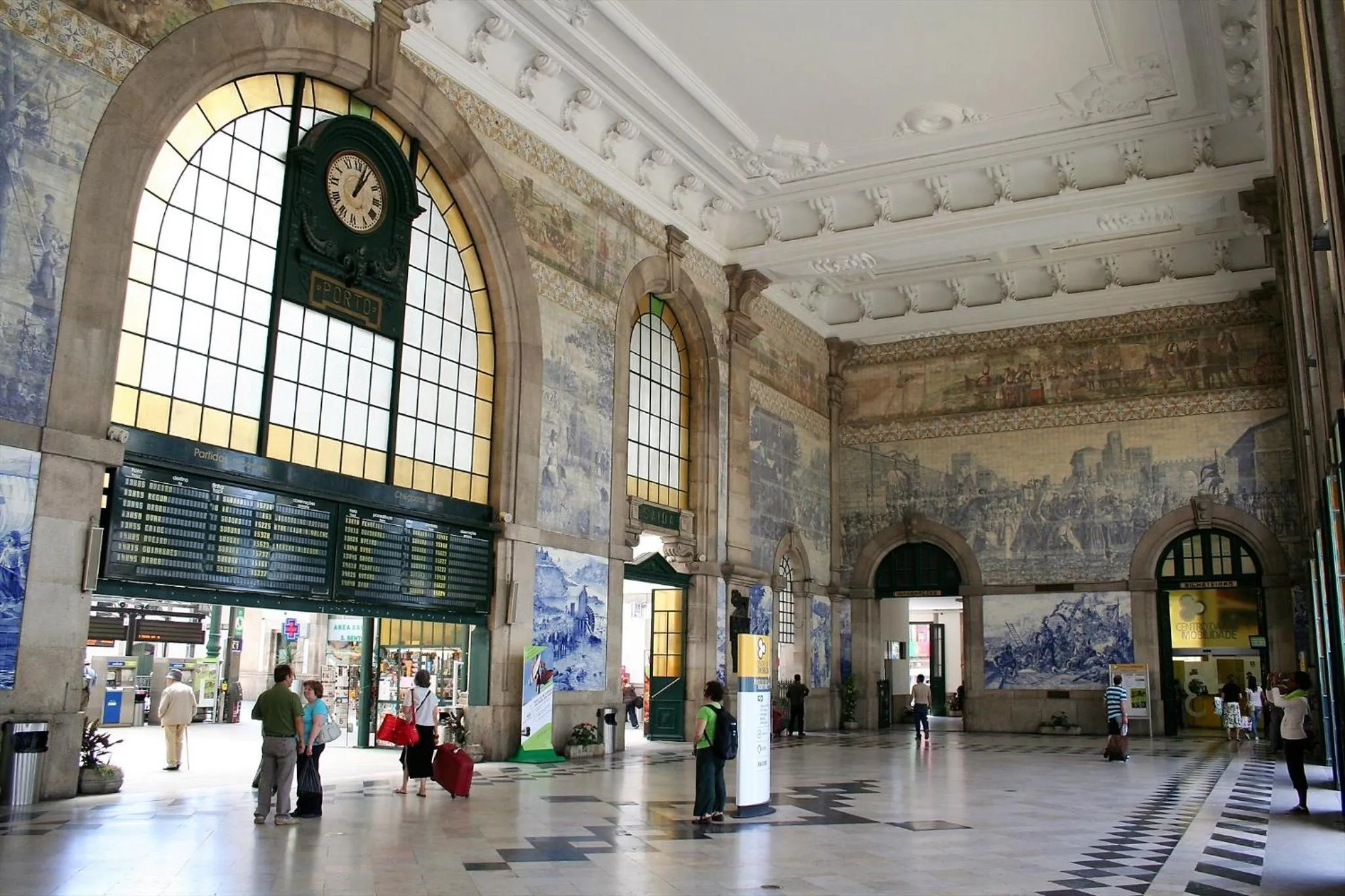 Nearby landmark in Home @ Porto Clérigos Apartment