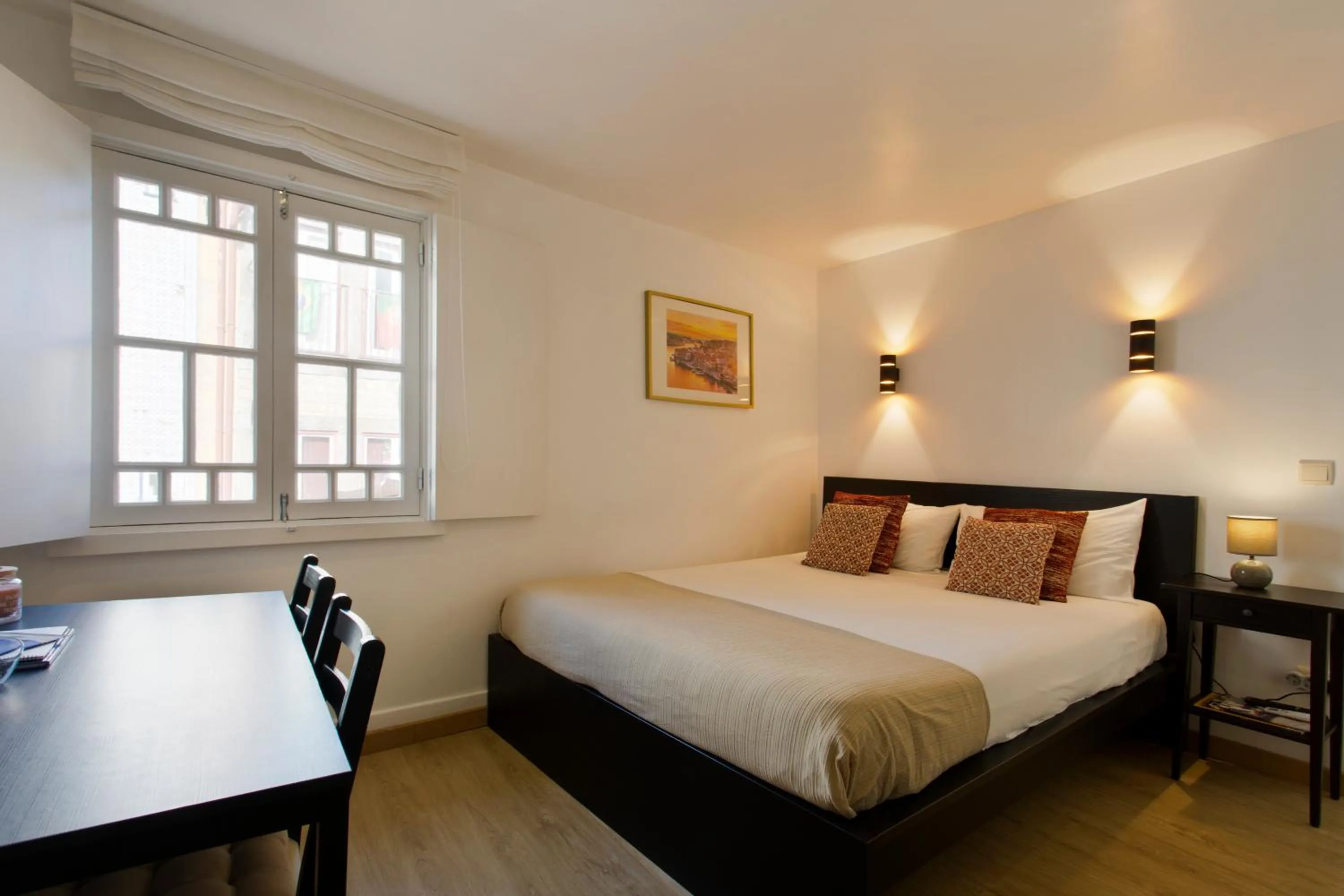 Bedroom, Bed in Home @ Porto Clérigos Apartment