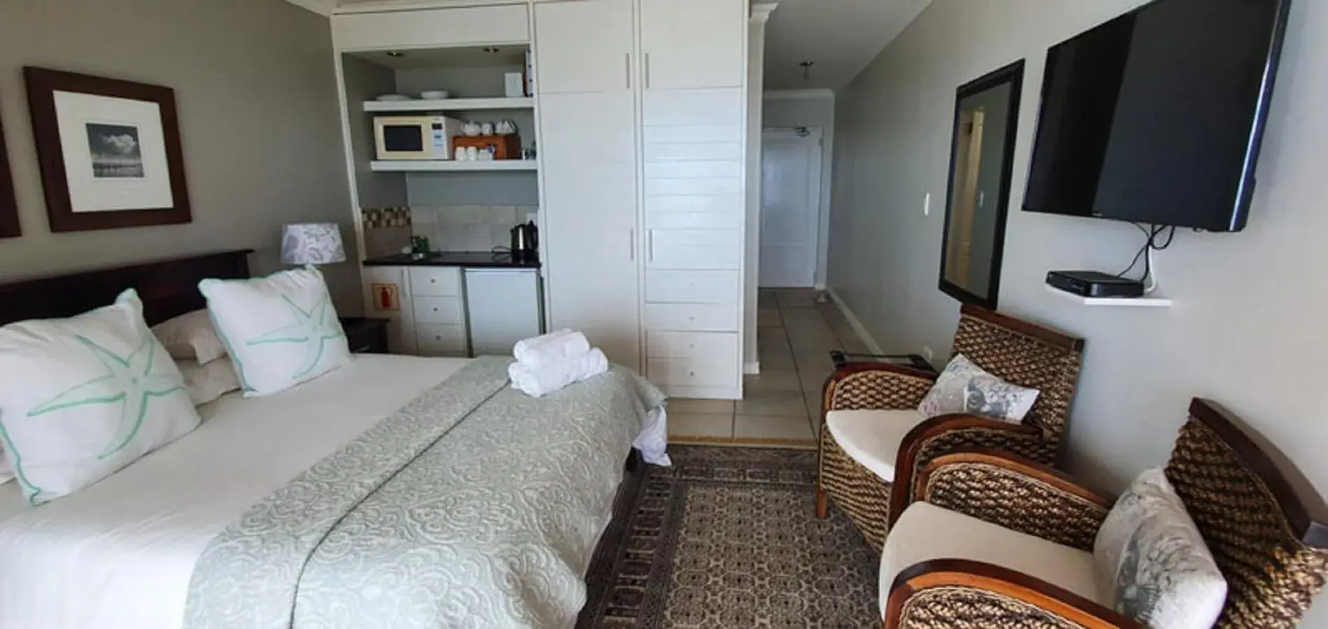 Superior King Room in Brenton On The Rocks Superior King Room in Brenton On The Rocks