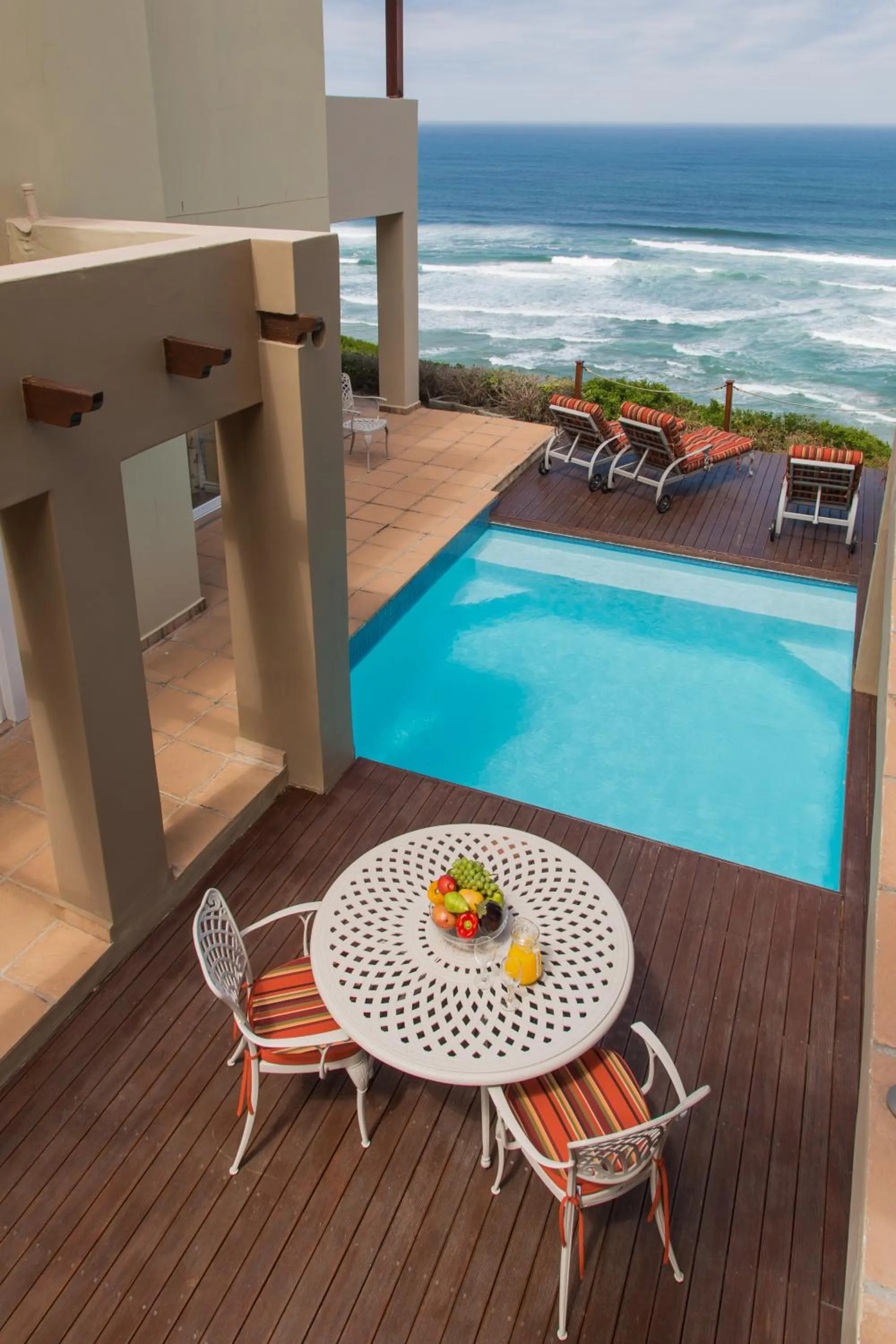 Pool view in Brenton On The Rocks