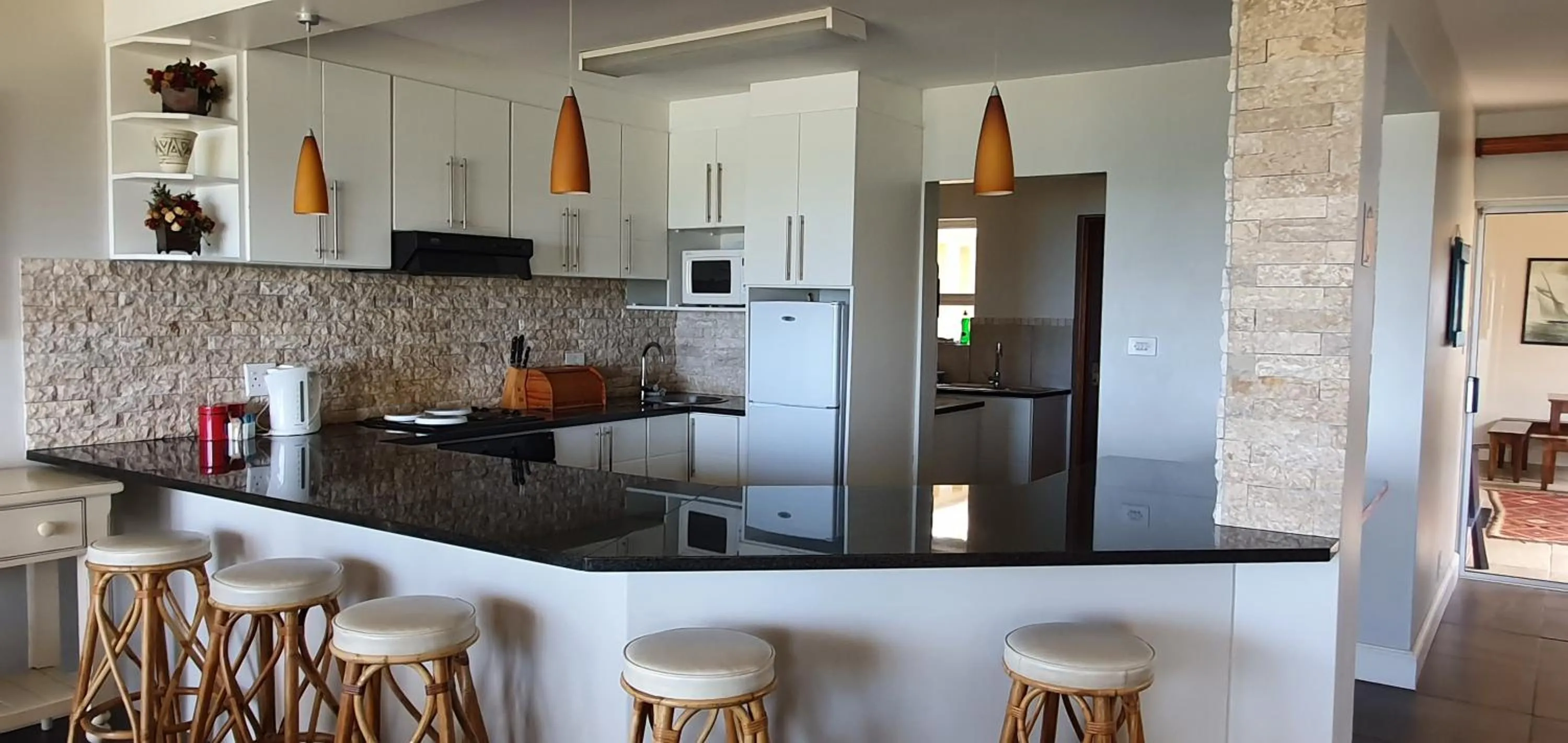 Kitchen or kitchenette in Brenton On The Rocks