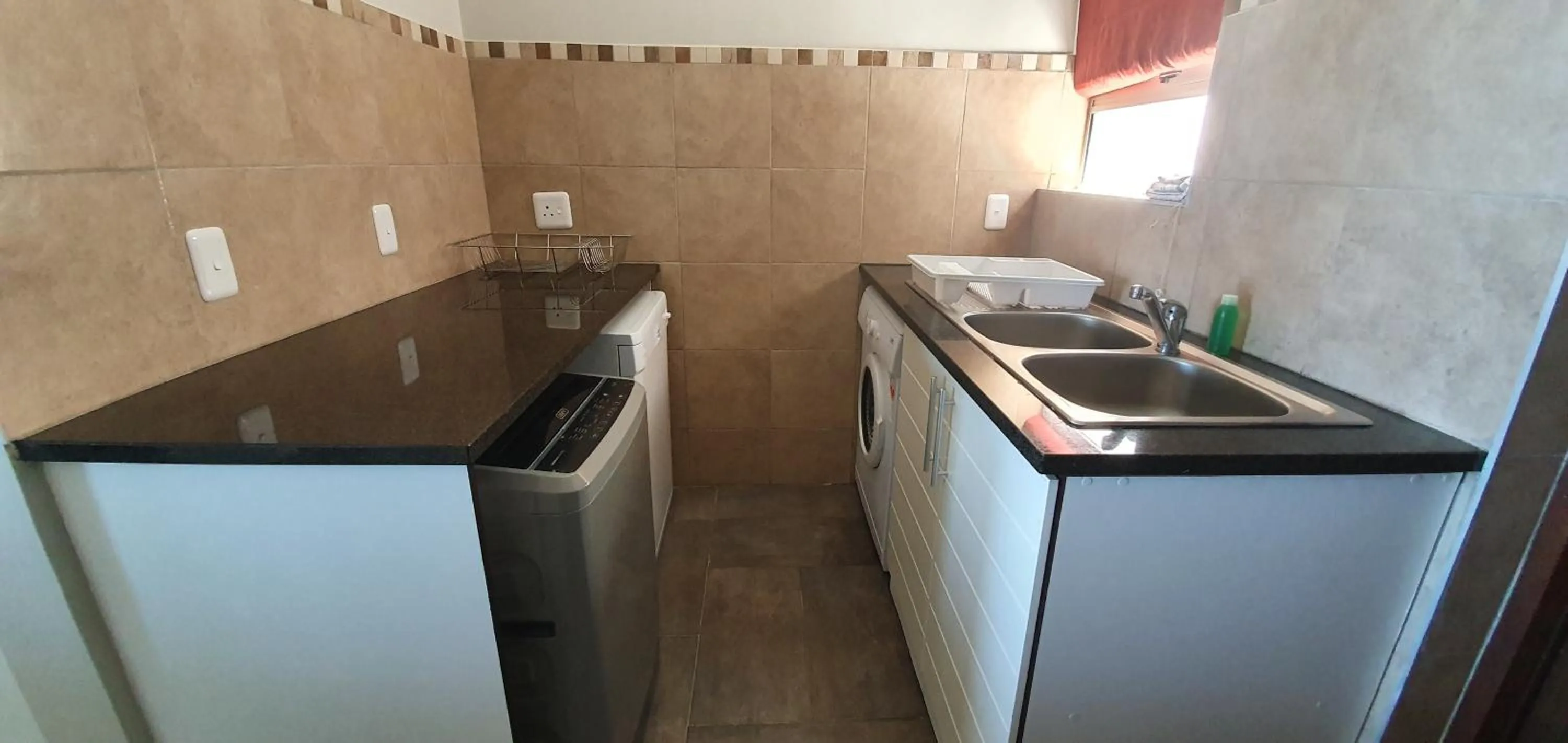 Kitchen or kitchenette in Brenton On The Rocks