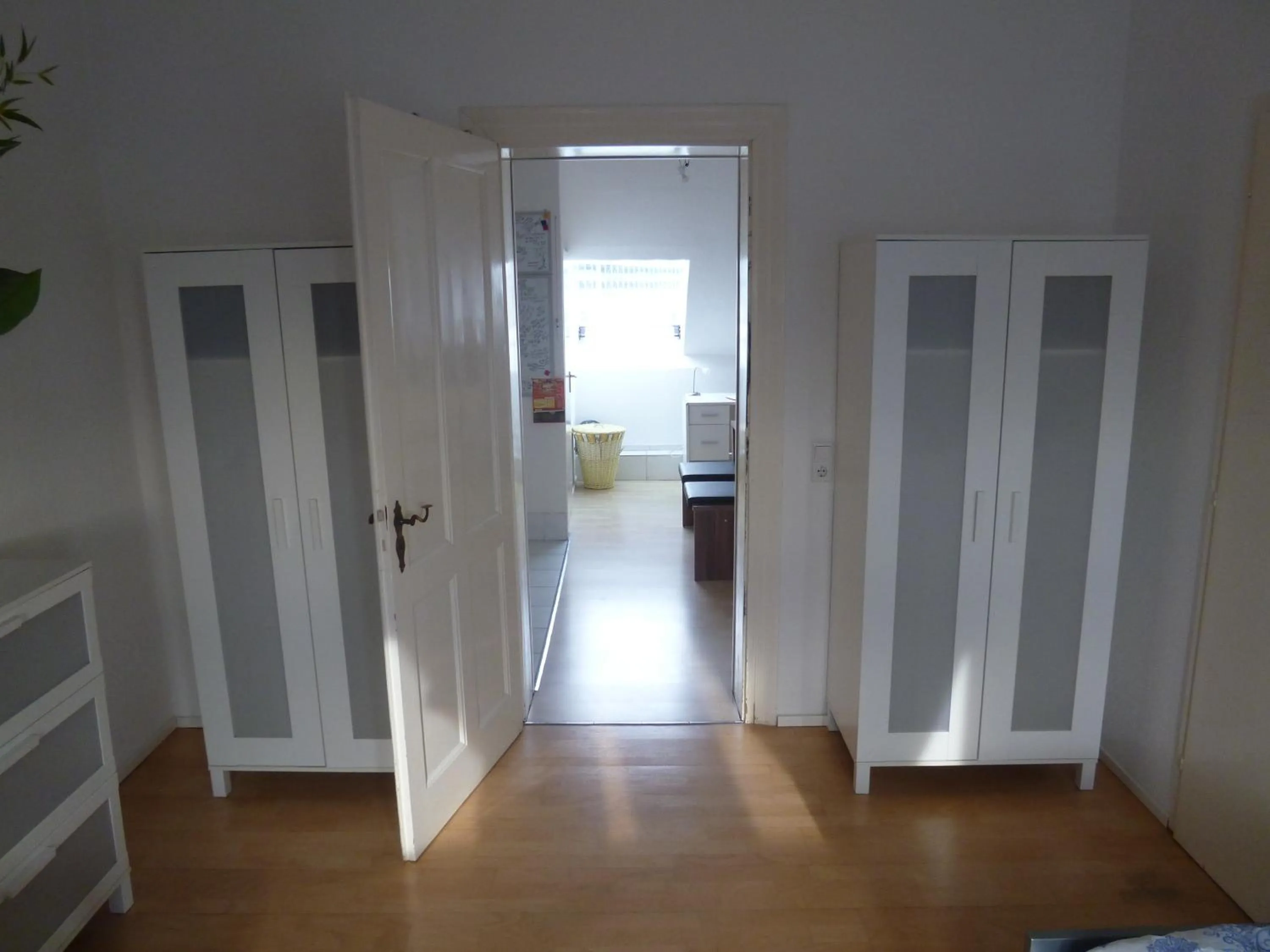 Area and facilities in Airport Apartment