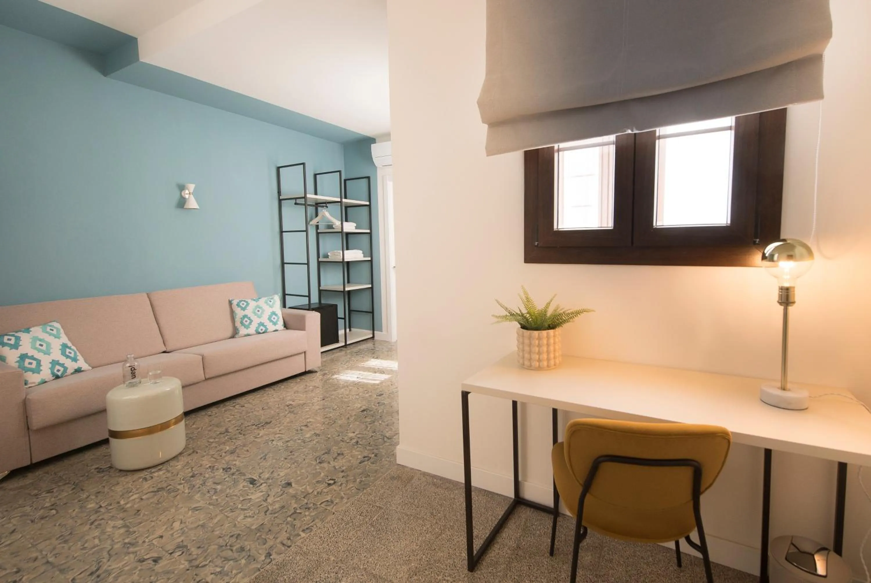 Seating area in Apuntadores 8