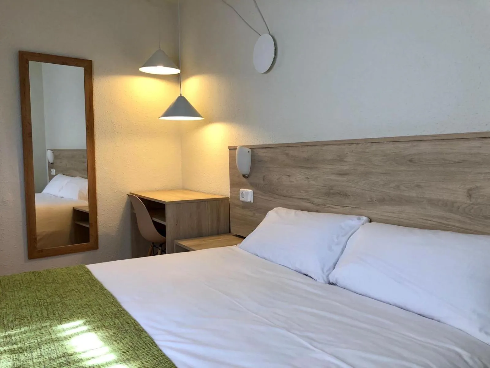 Bedroom, Bed in Apuntadores 8