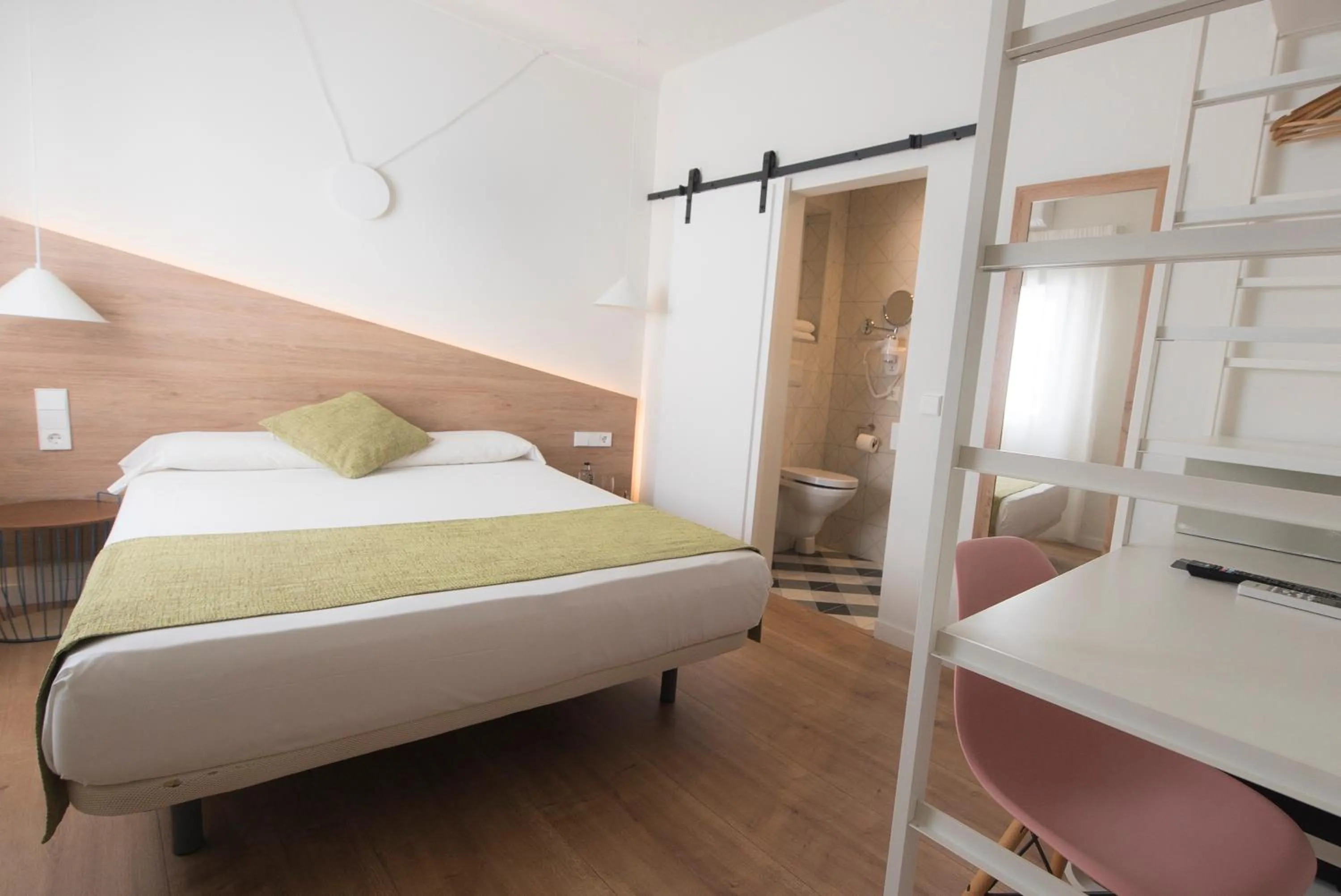 Bed in Apuntadores 8