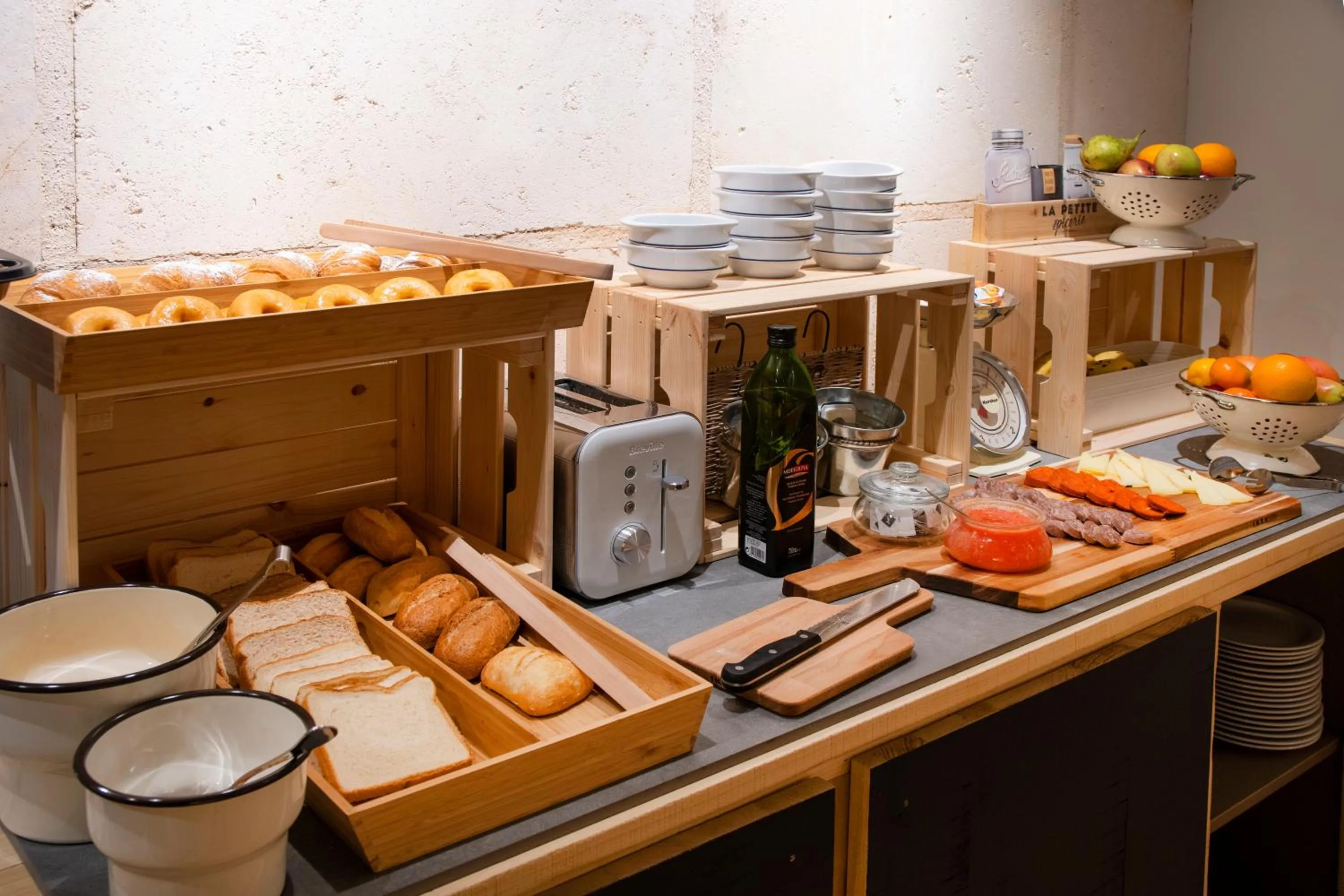 Buffet breakfast in Apuntadores 8