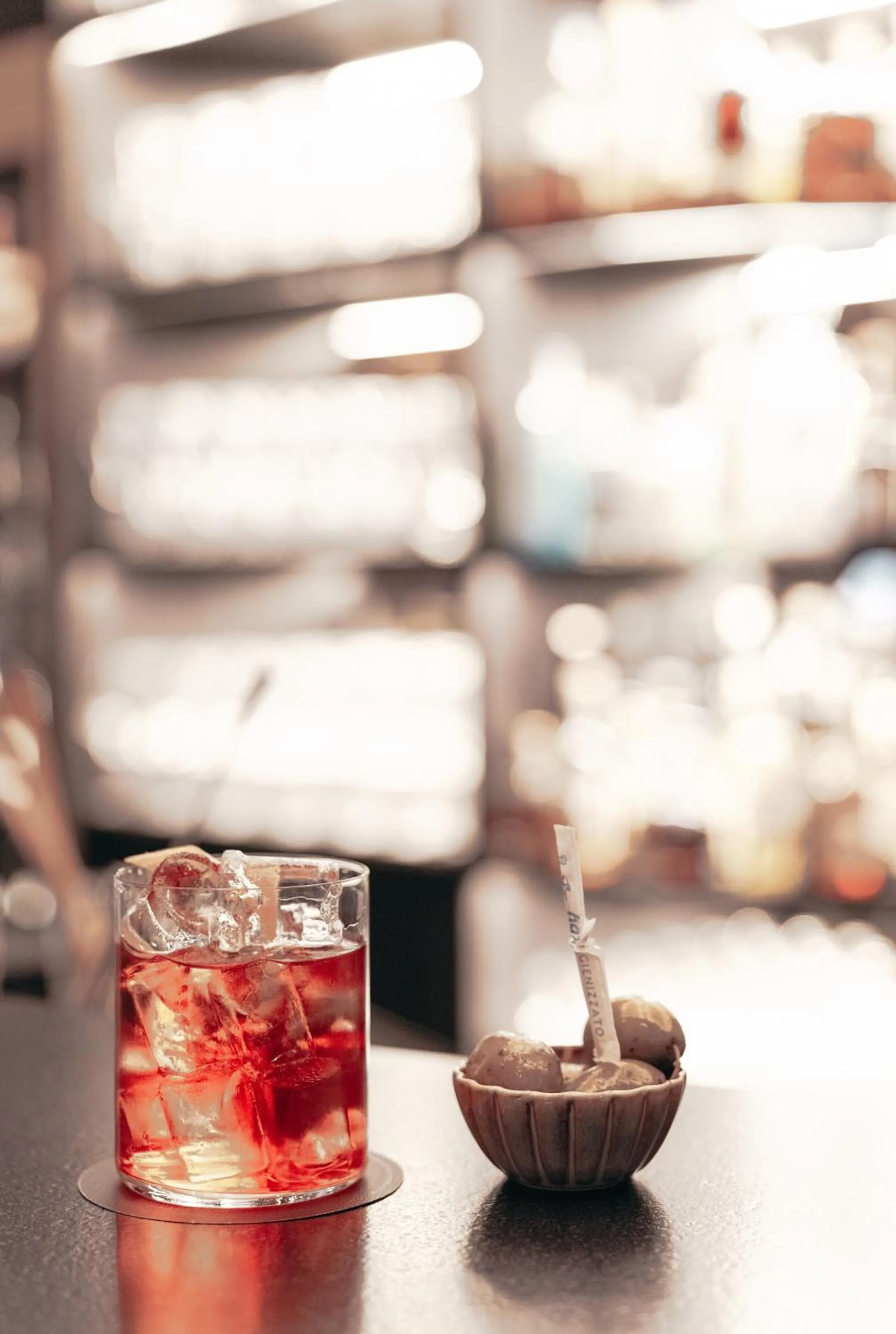 Restaurant/places to eat, Bed in Soley Suites - adults only