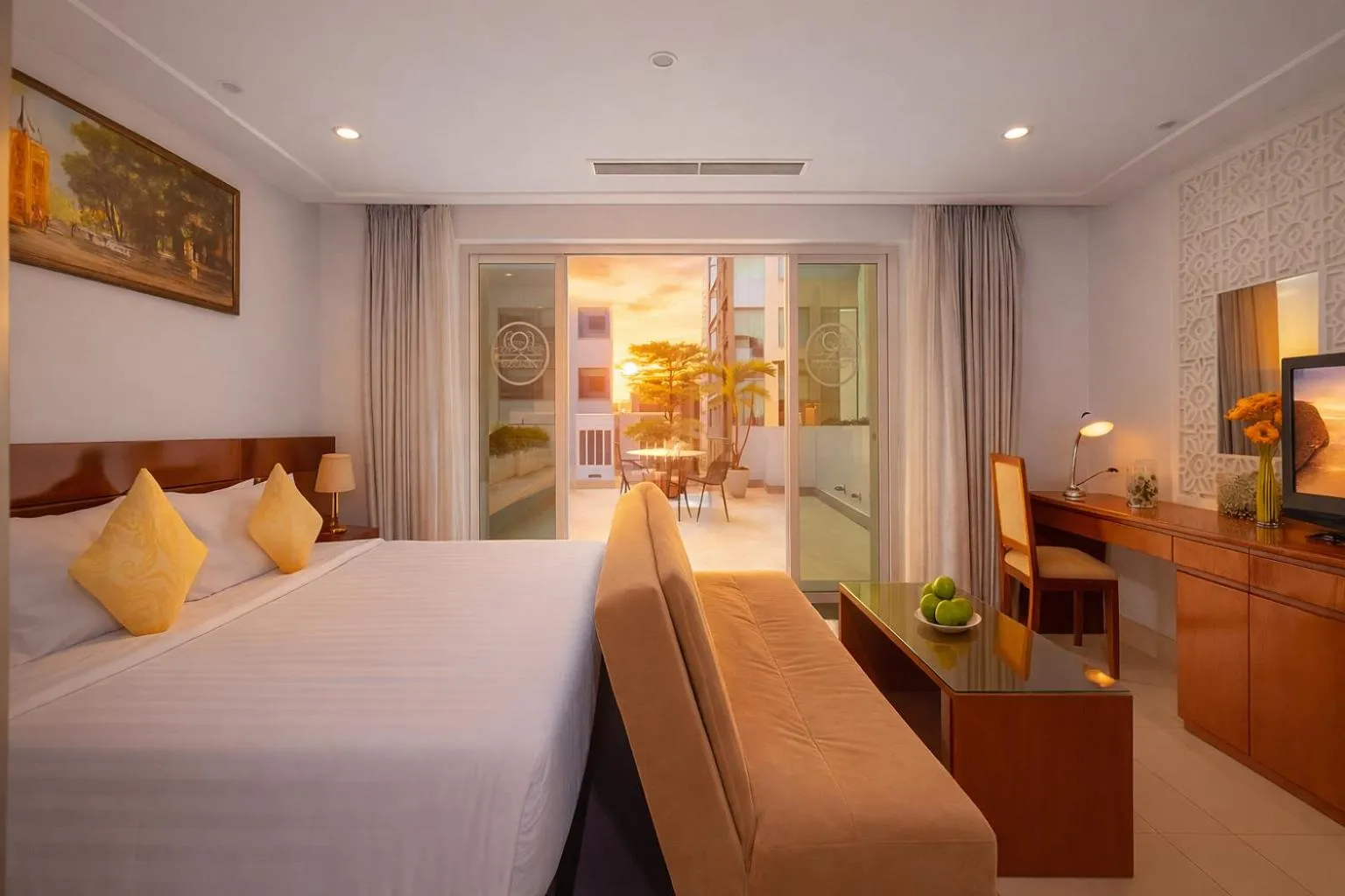 Sunset, Bed in White Lotus Hotel Saigon