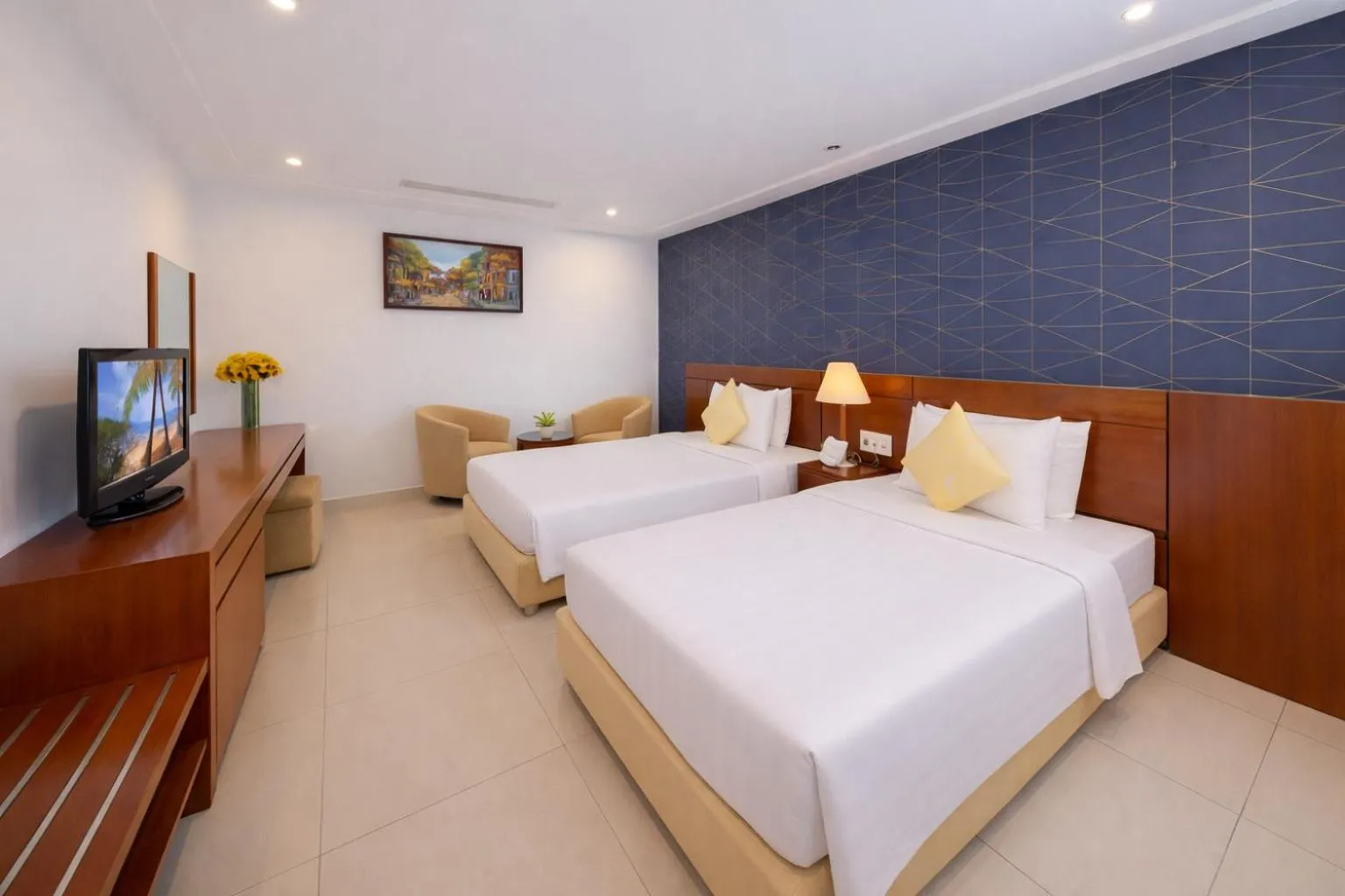 Photo of the whole room, Bed in White Lotus Hotel Saigon