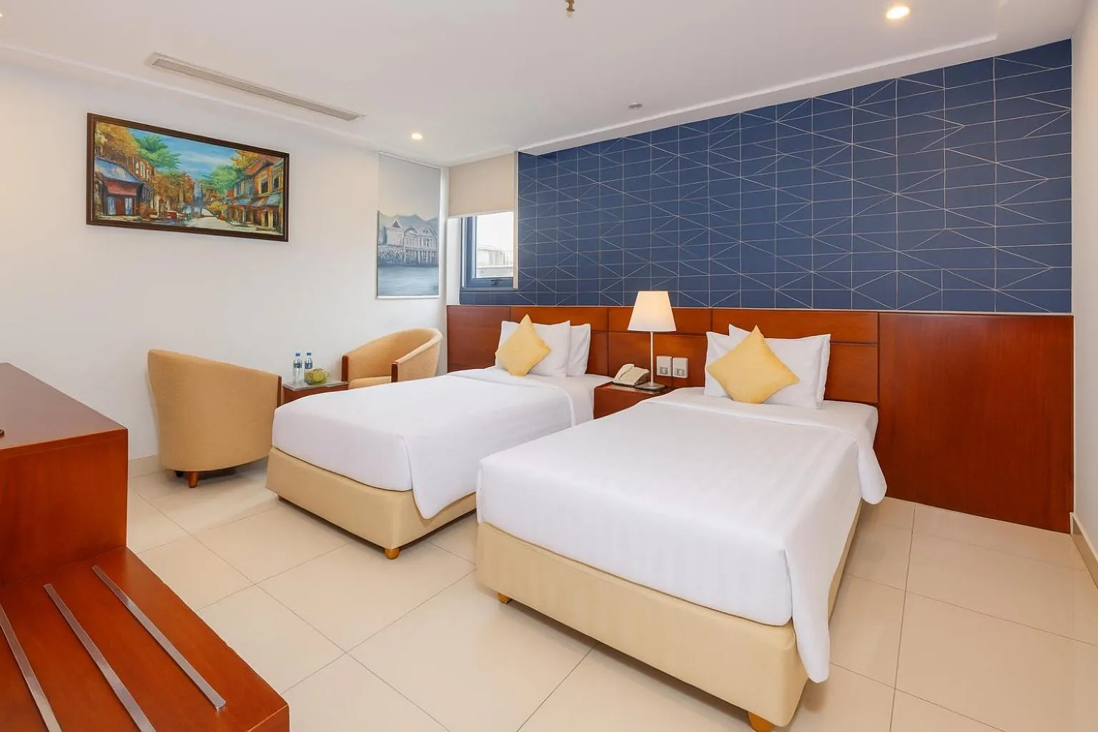 Photo of the whole room, Bed in White Lotus Hotel Saigon