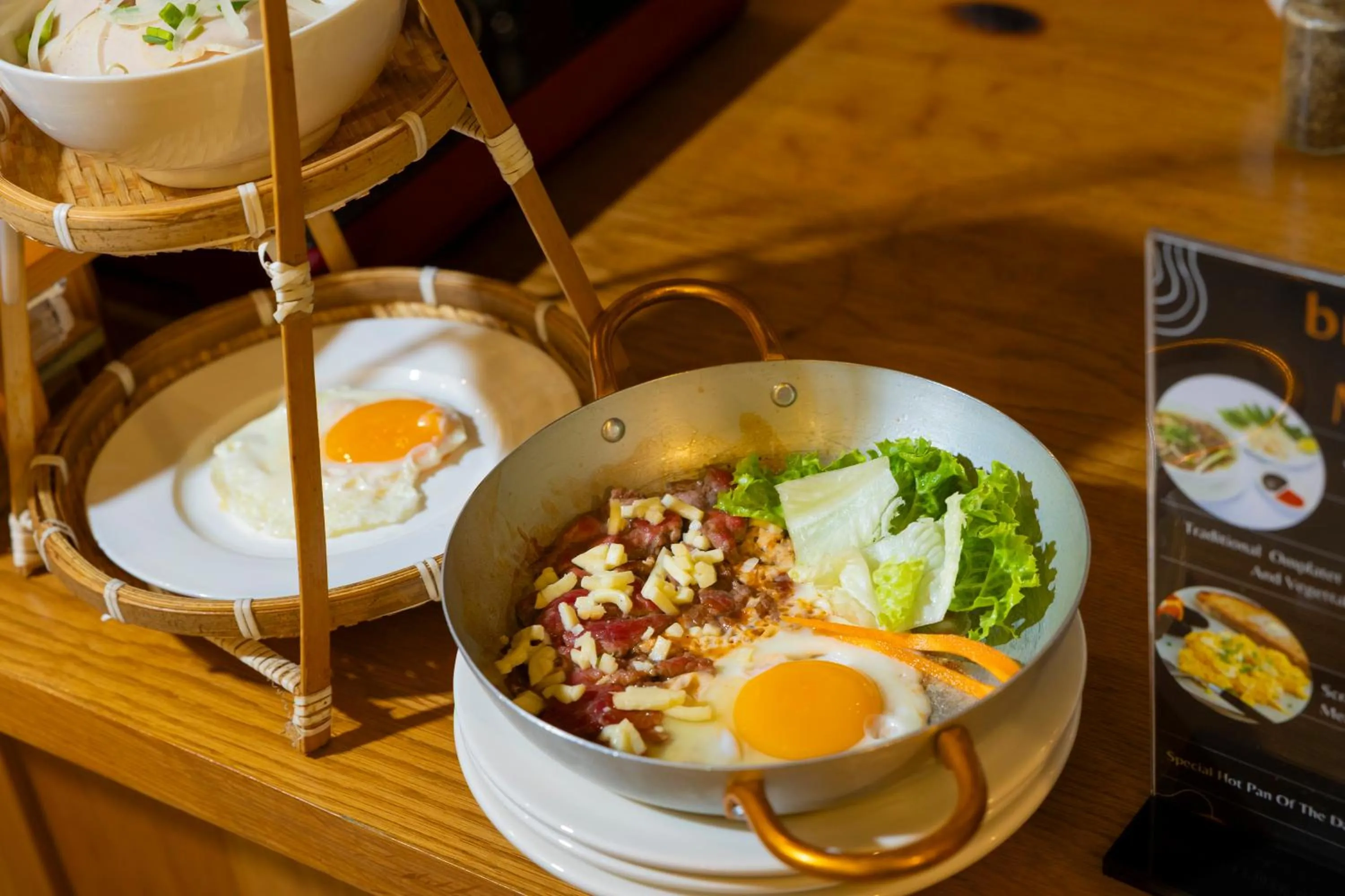 Food in White Lotus Hotel Saigon