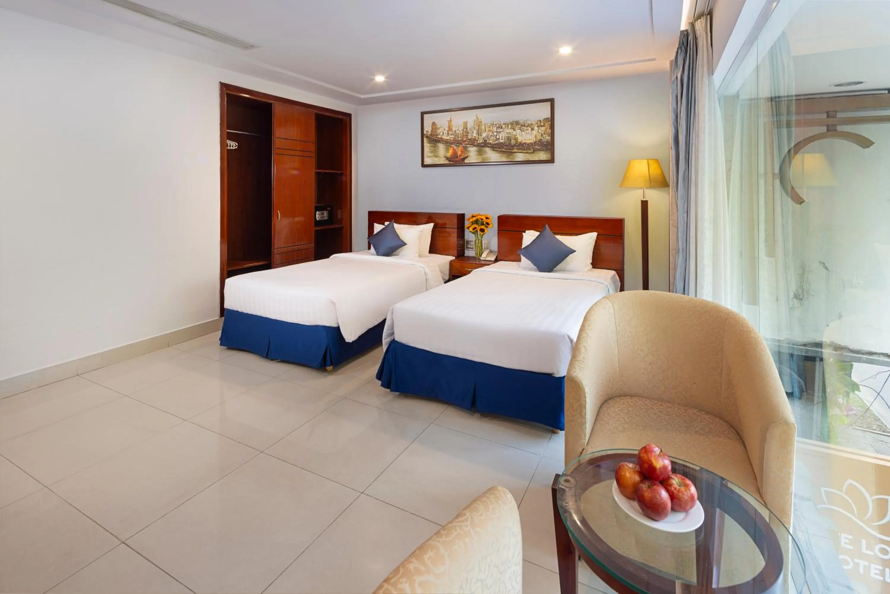 Bedroom, Bed in White Lotus Hotel Saigon