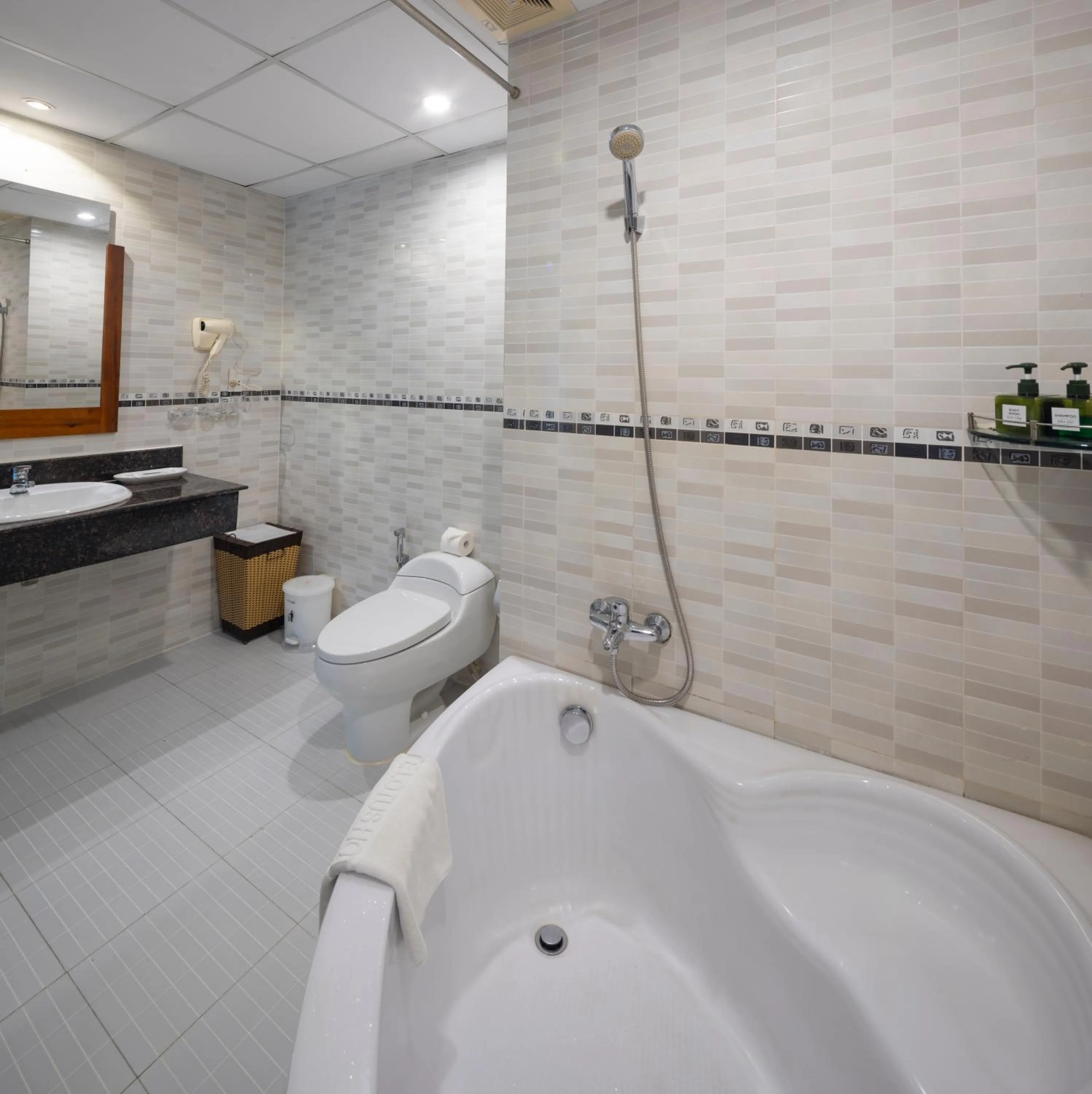 Bath in White Lotus Hotel Saigon