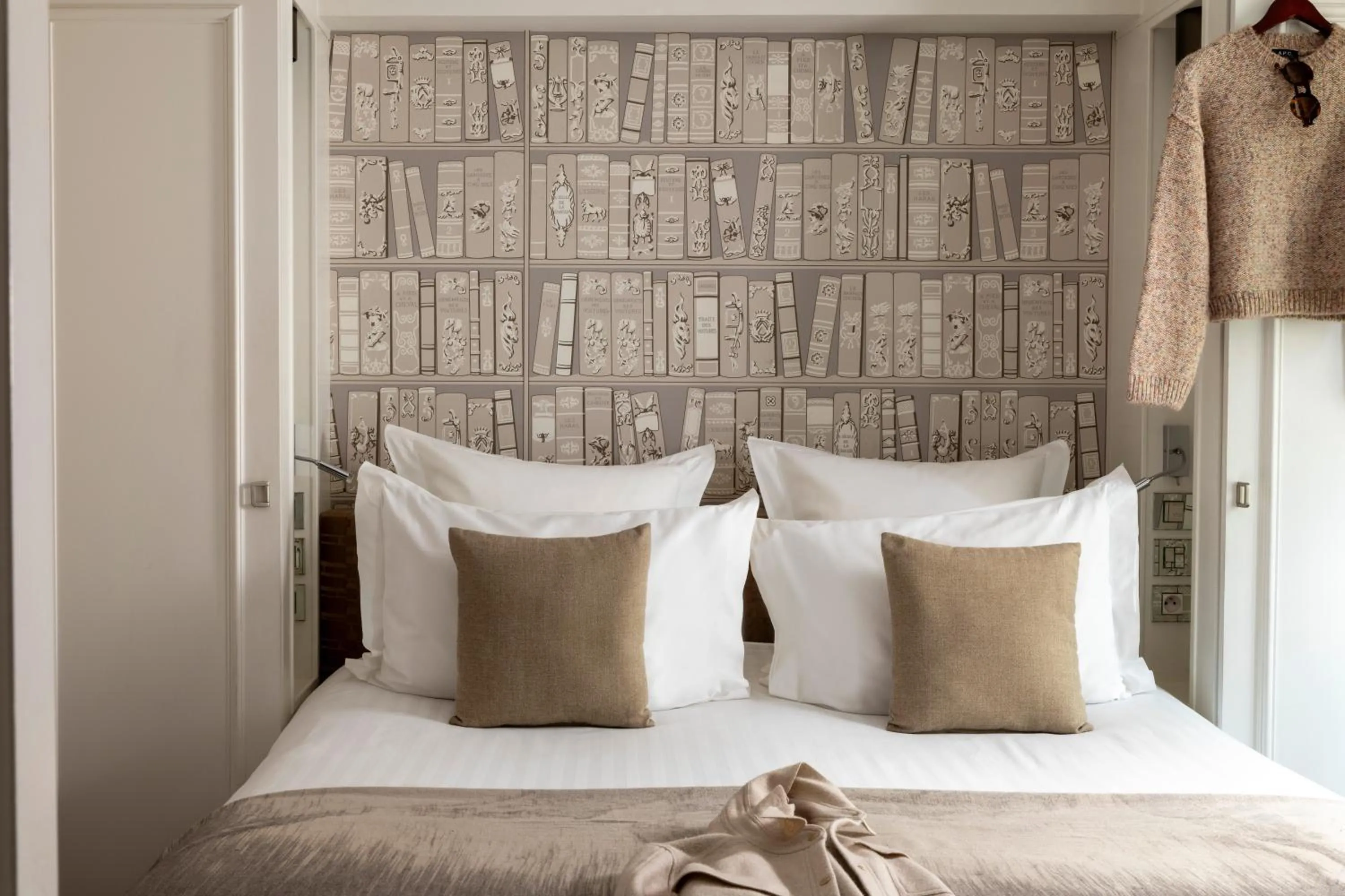 Bedroom, Bed in Hôtel Le Pradey