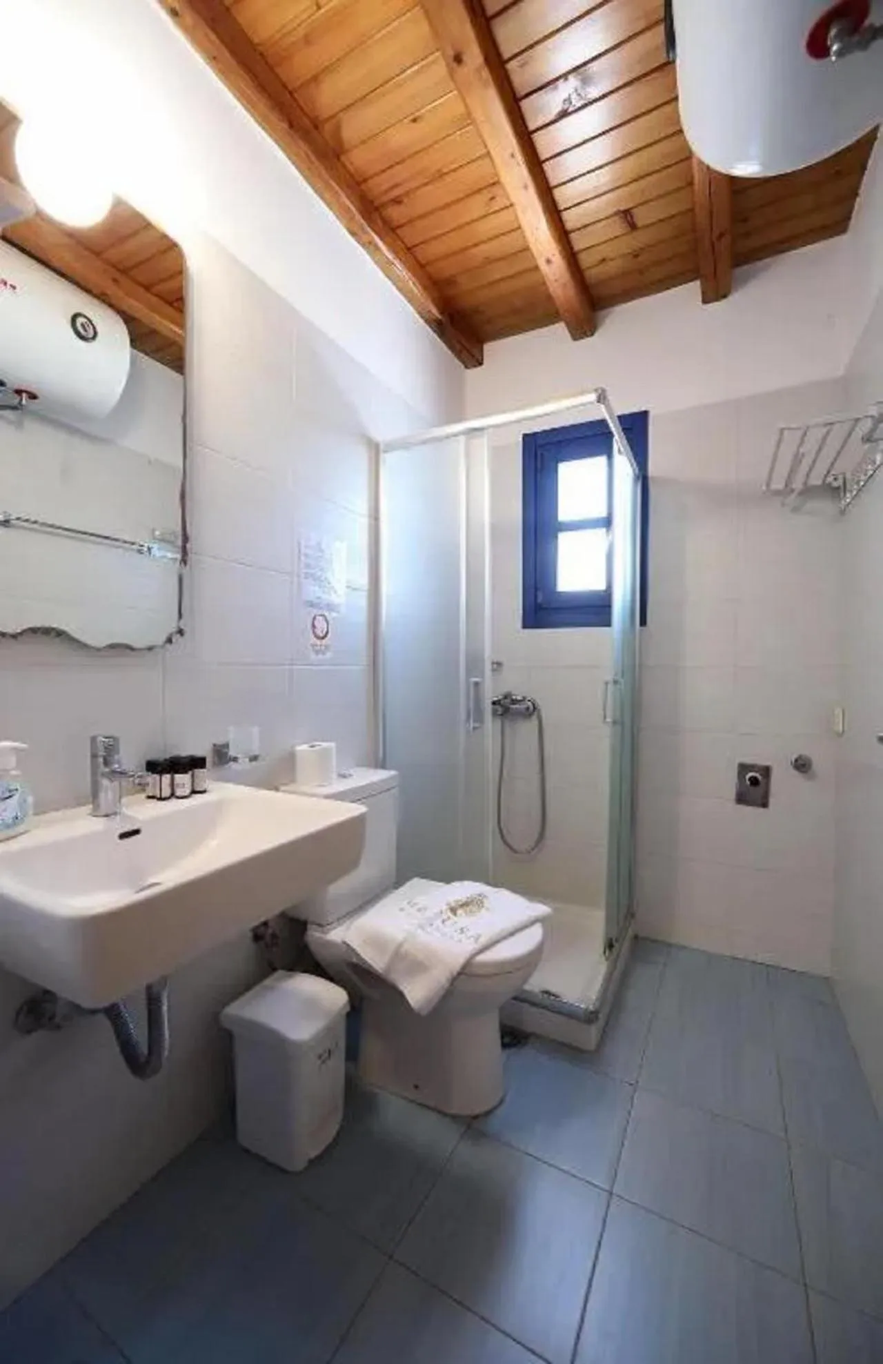 Shower in Mykonos Pro-care Suites