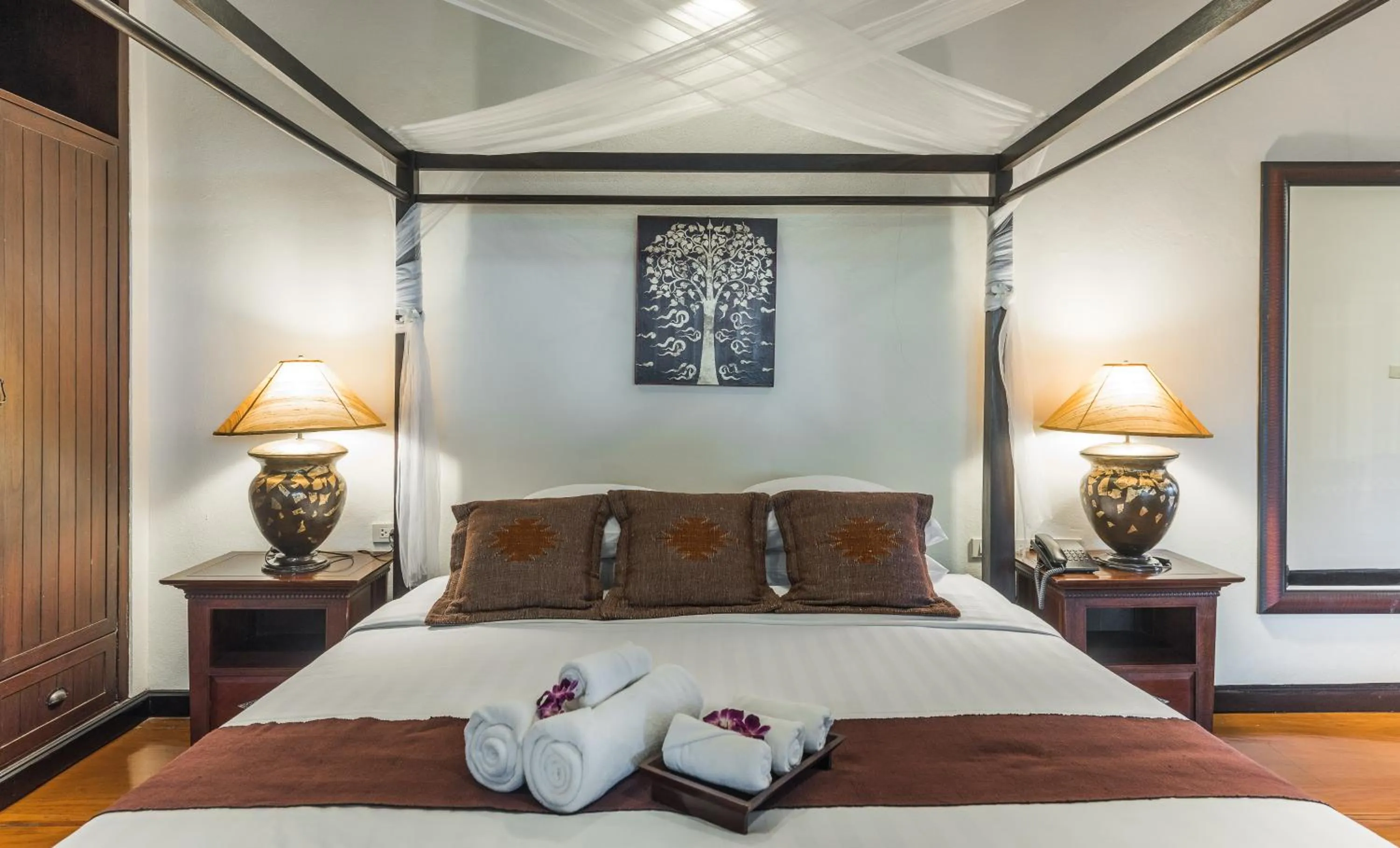 Bed in Gassan Khuntan Golf & Resort