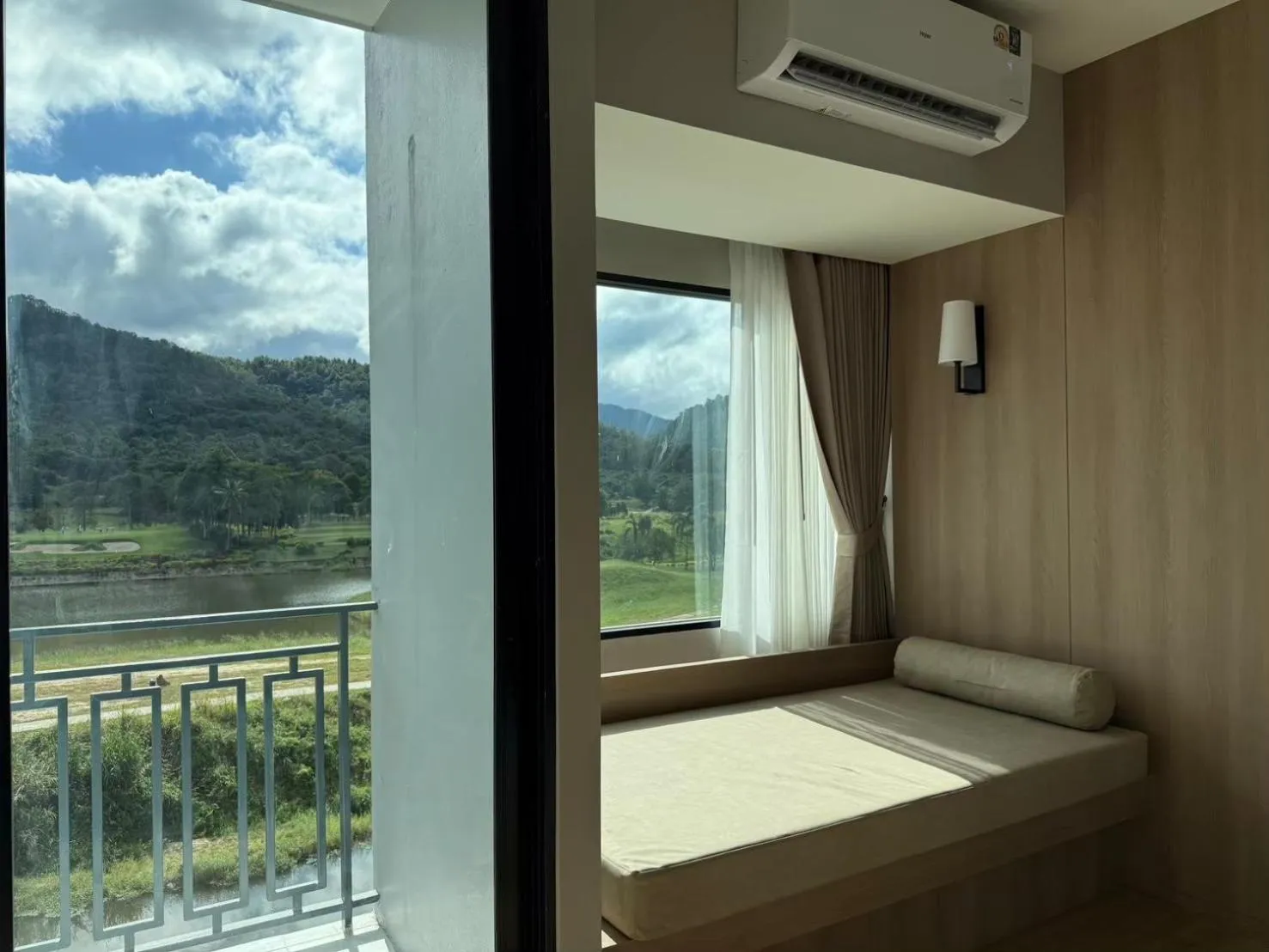 Bed in Gassan Khuntan Golf & Resort