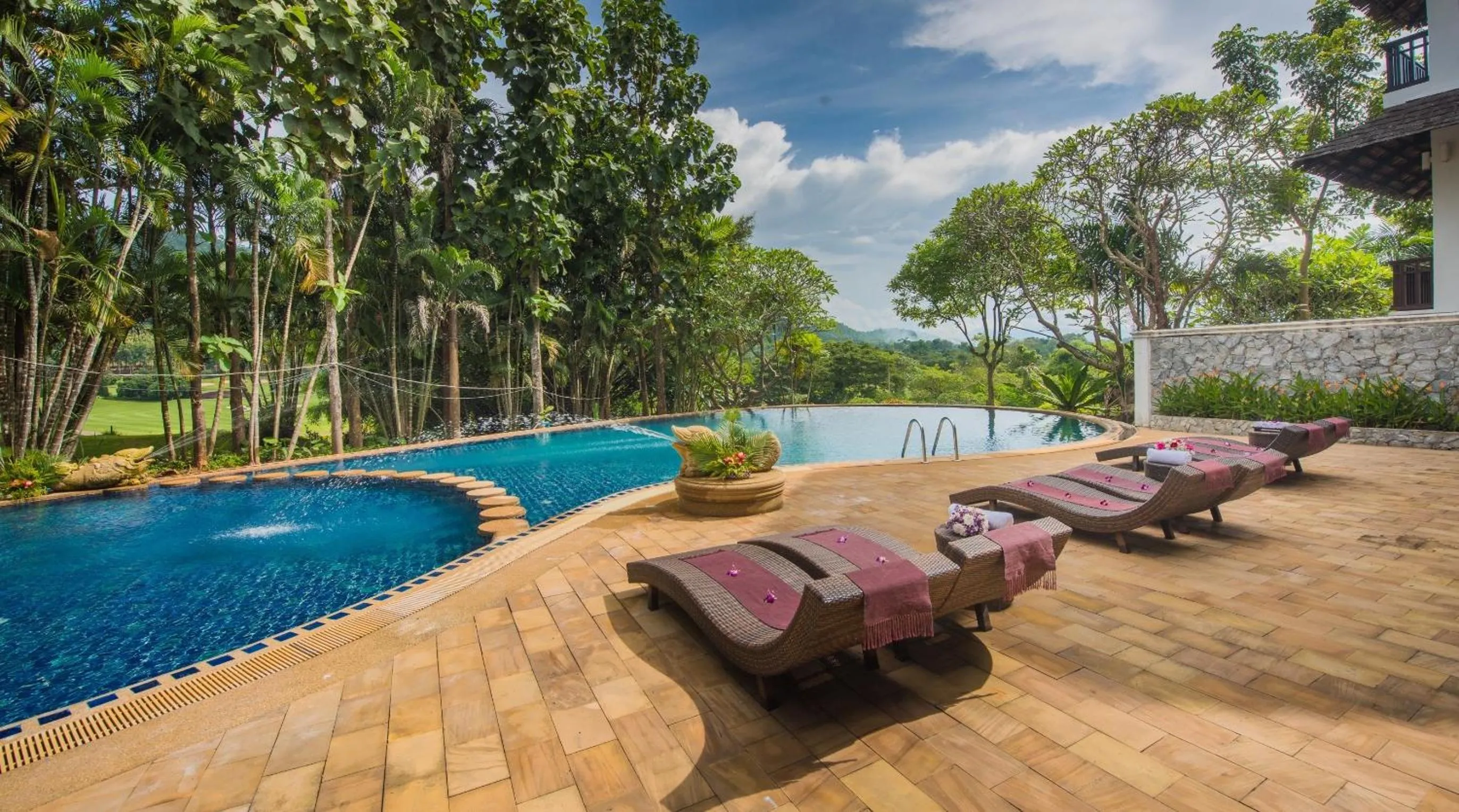 Day in Gassan Khuntan Golf & Resort