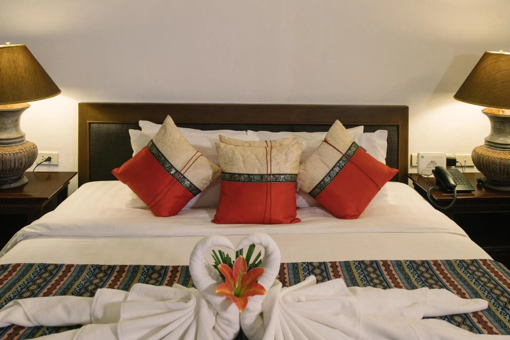 Bed in Gassan Khuntan Golf & Resort