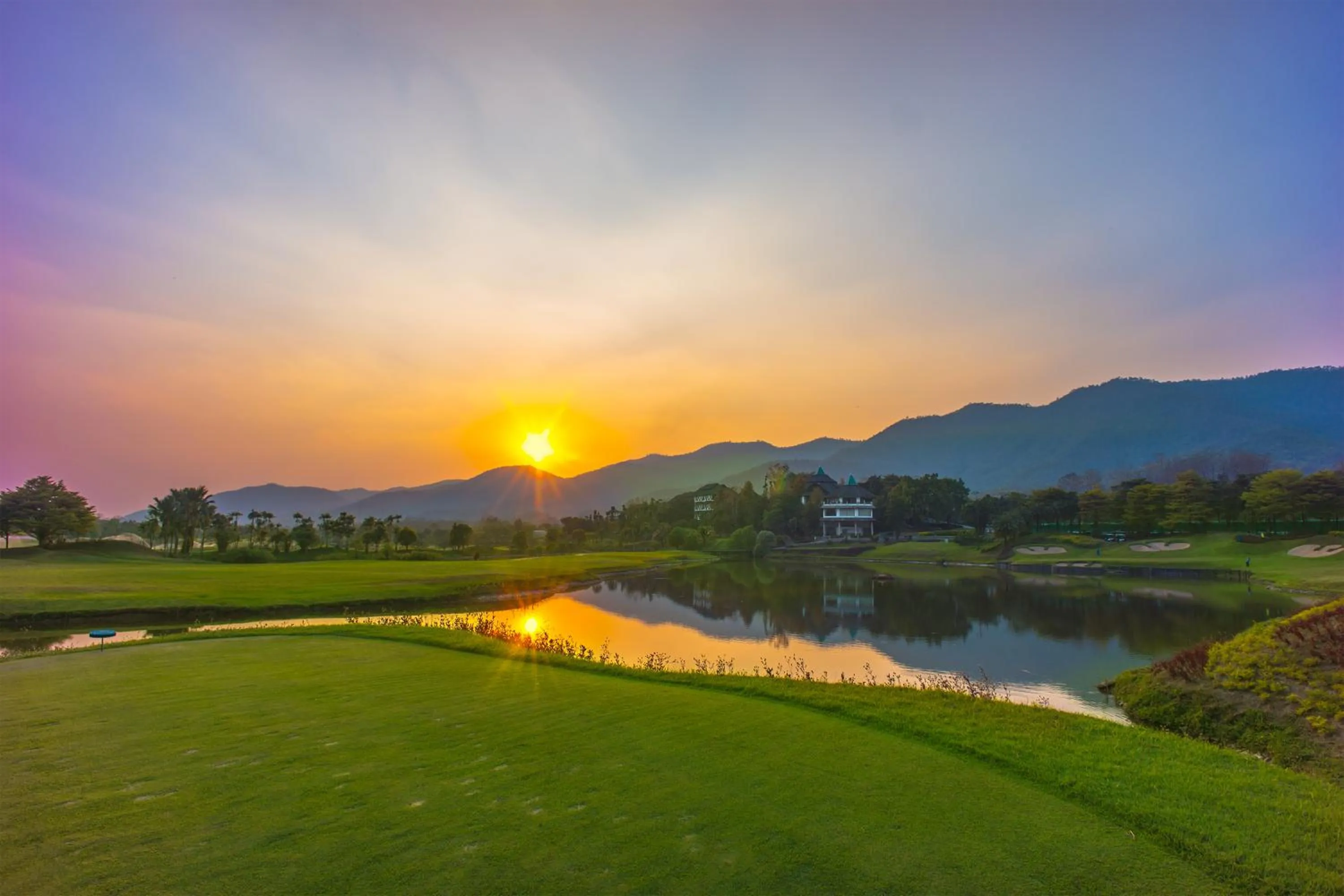 Golfcourse in Gassan Khuntan Golf & Resort