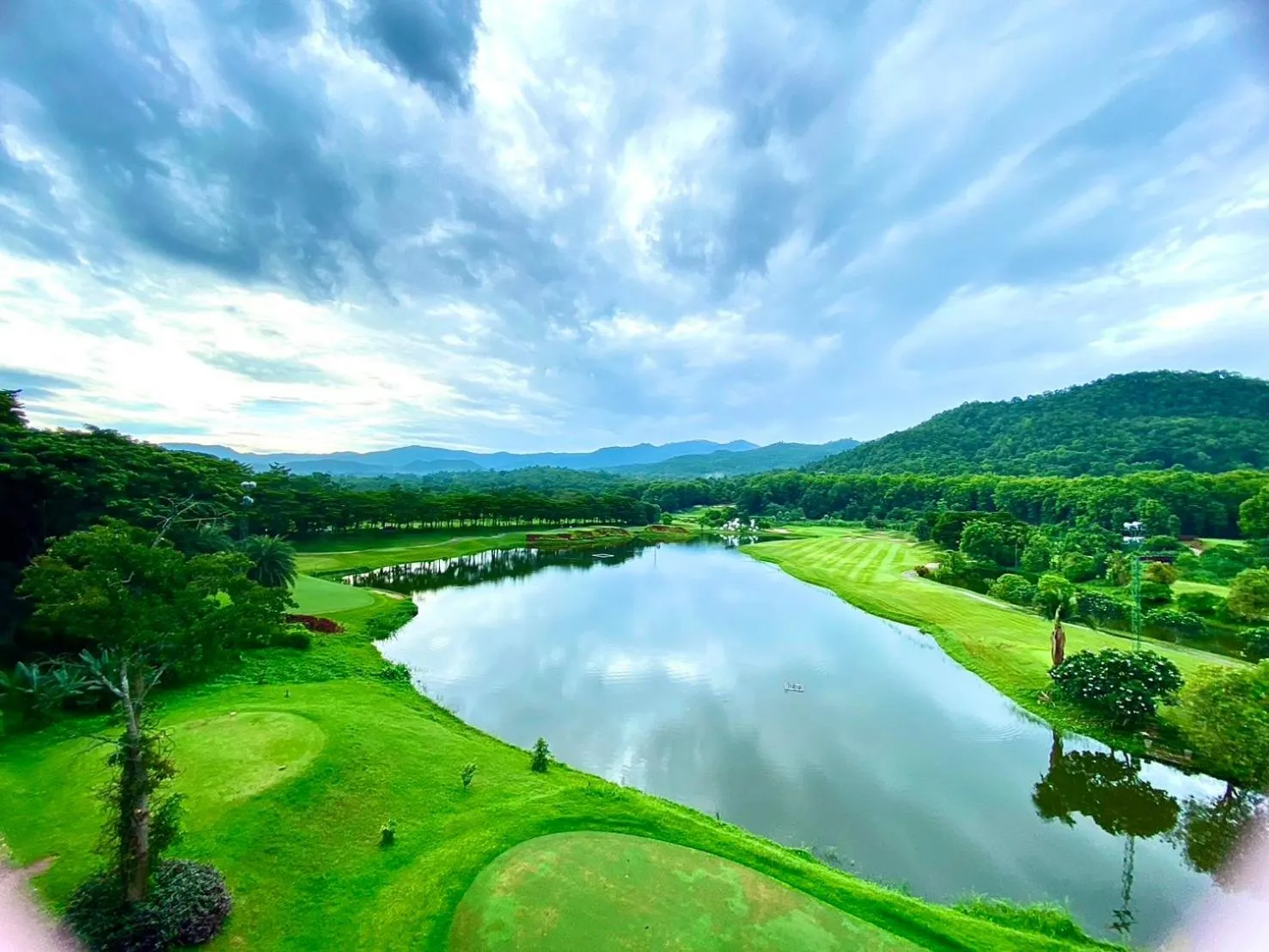 Mountain view in Gassan Khuntan Golf & Resort