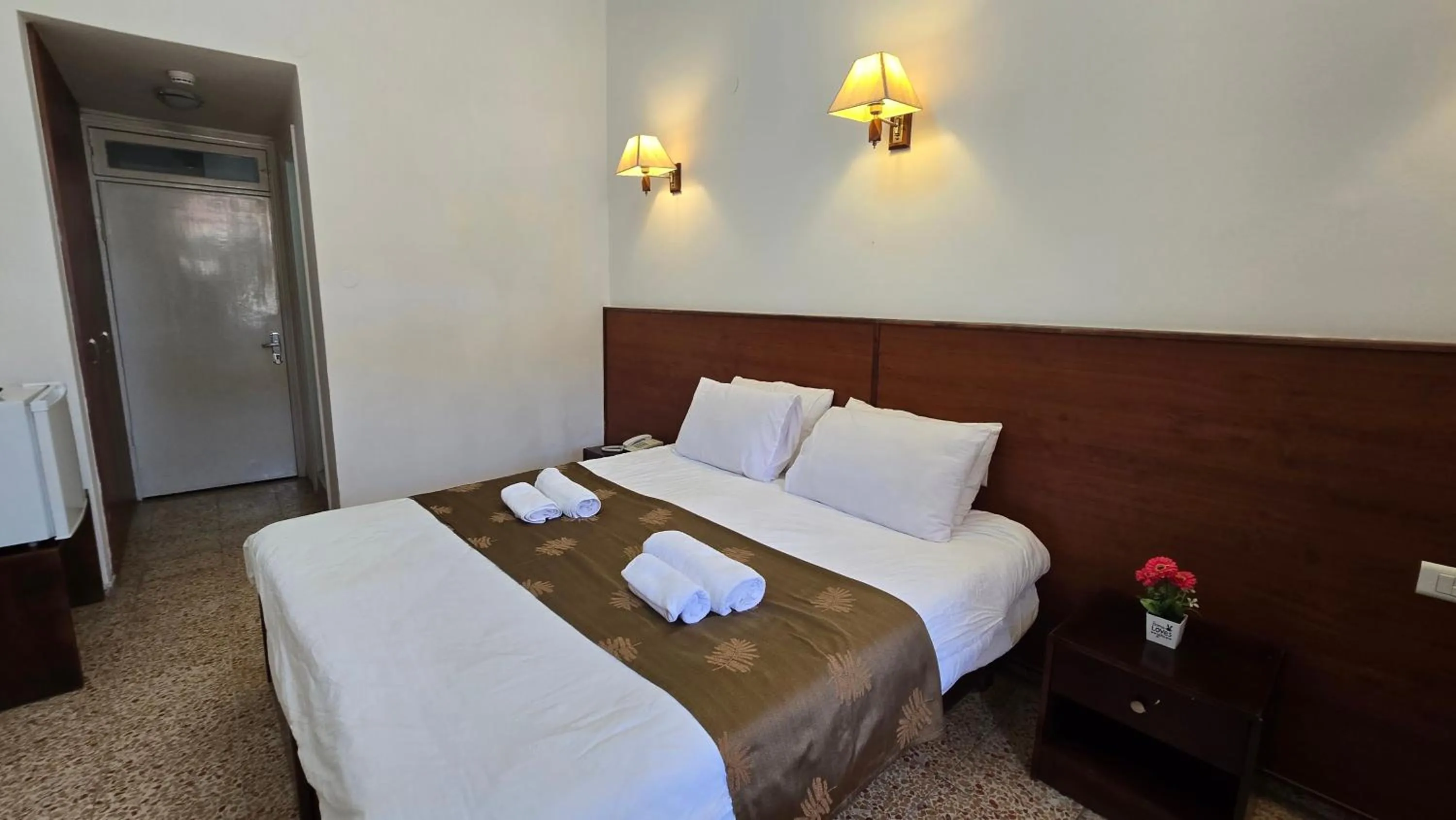 Bed in St Thomas Guesthouse - Jerusalem
