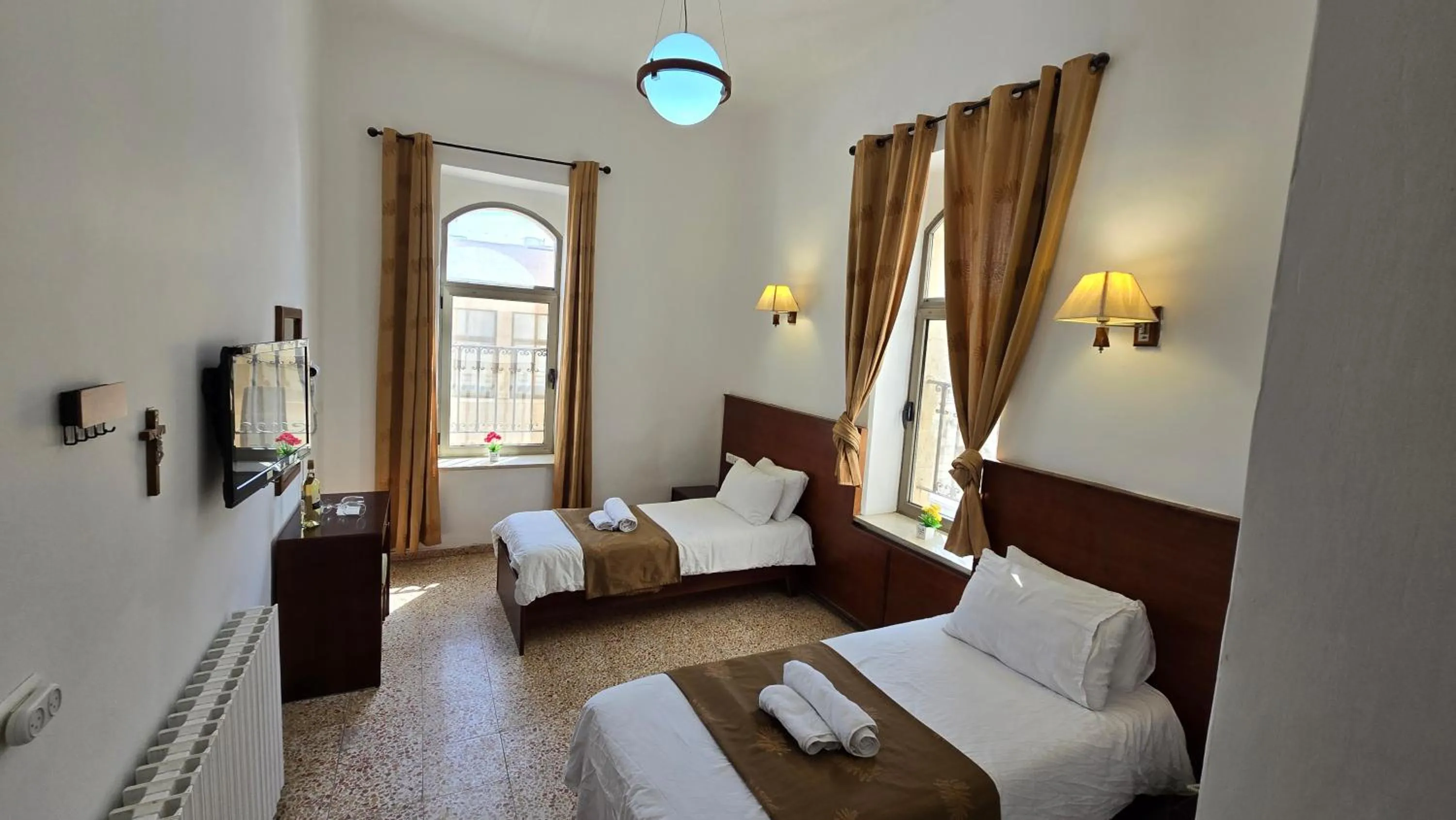 Bed in St Thomas Guesthouse - Jerusalem