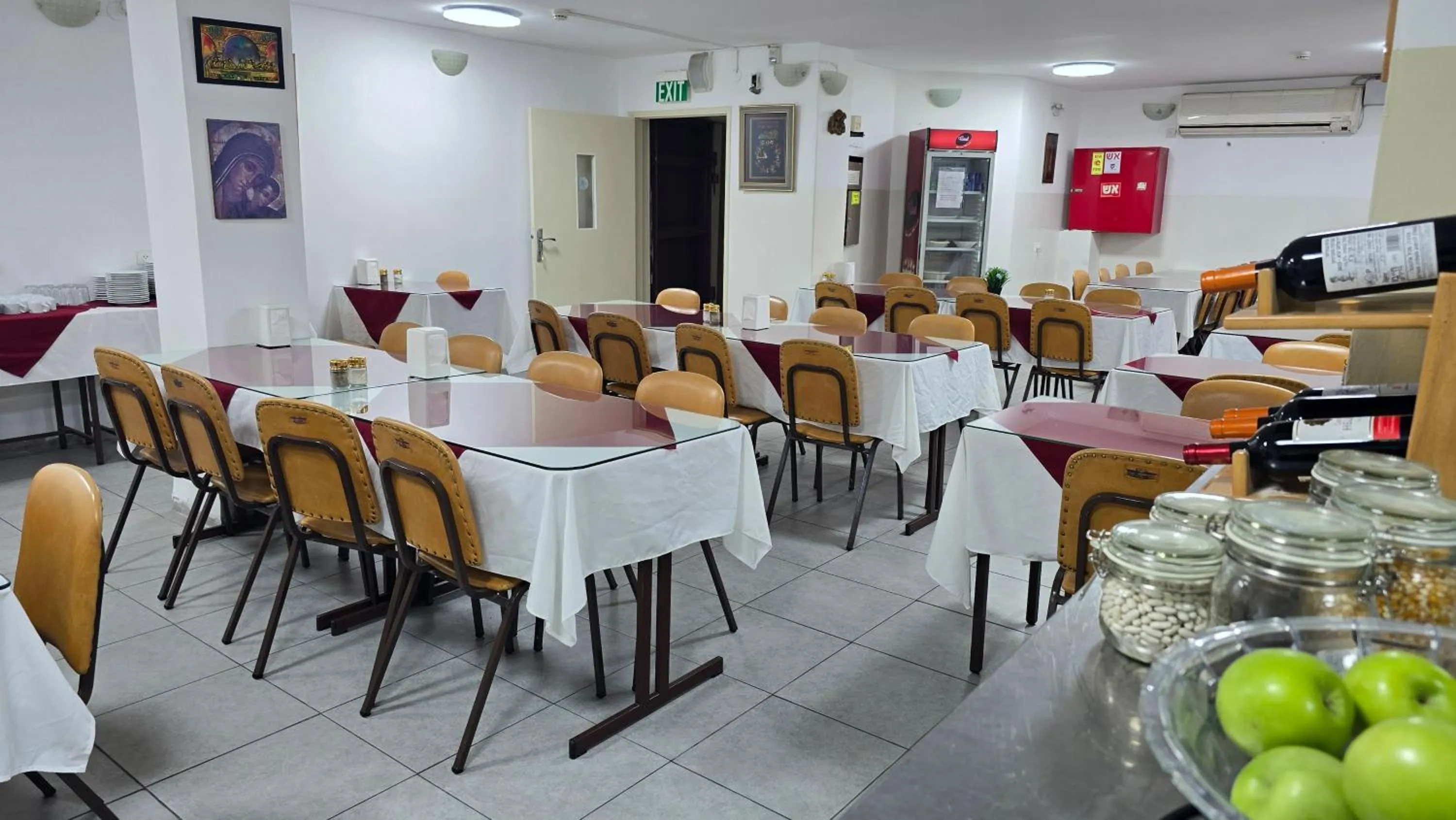 Restaurant/places to eat in St Thomas Guesthouse - Jerusalem