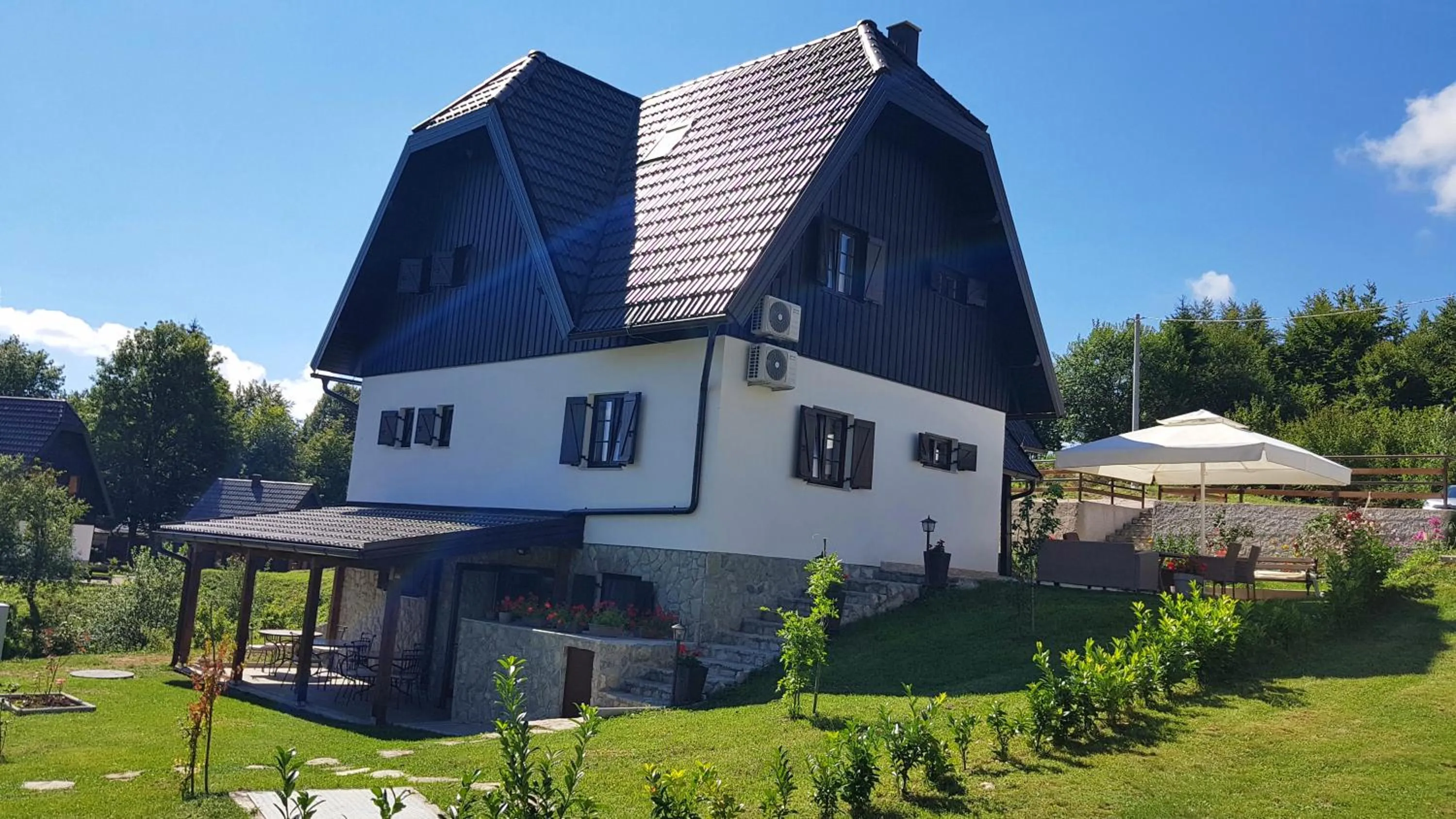 Property building in B&B Plitvice Lakes Villa Prica