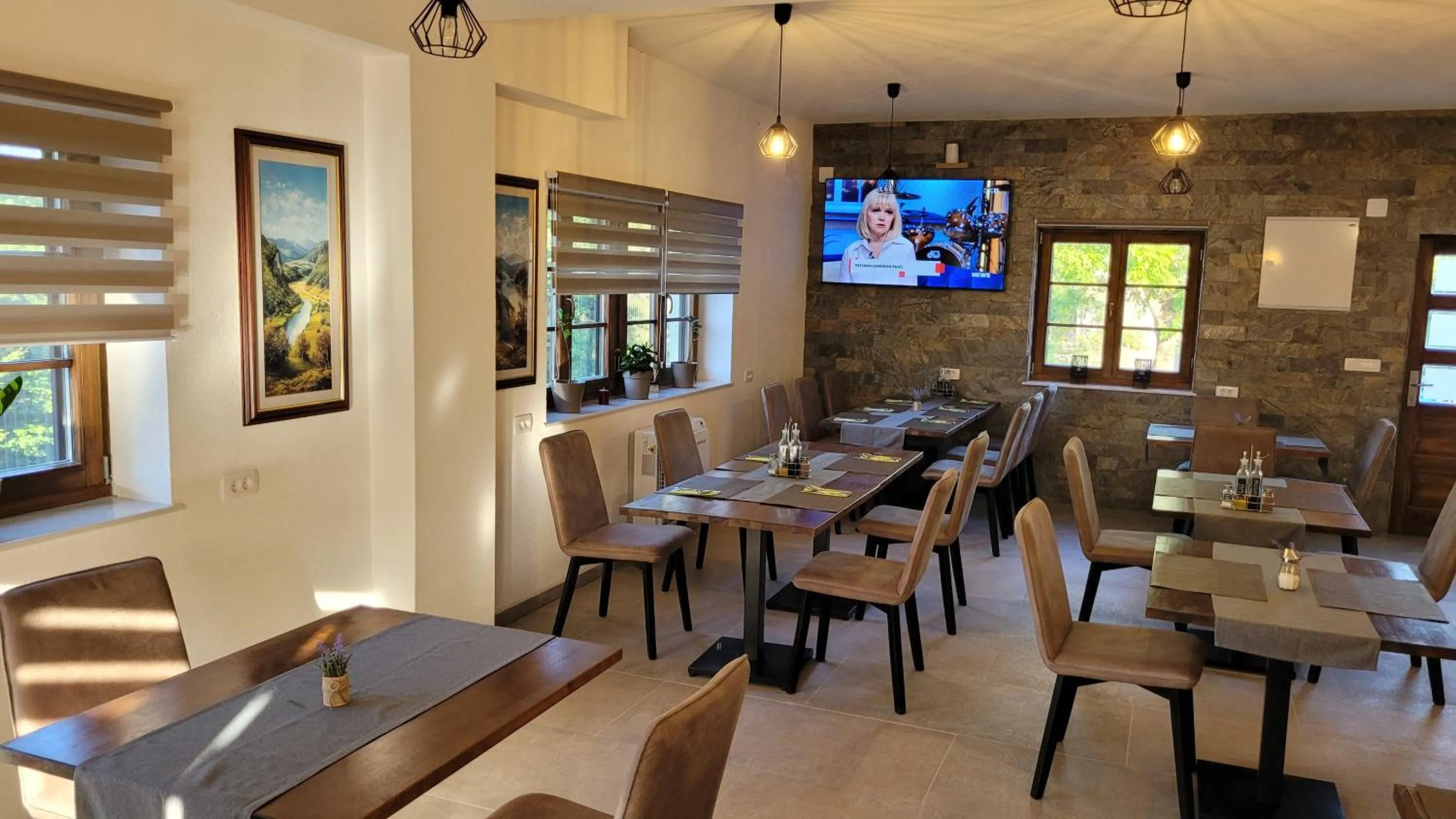 Restaurant/places to eat in B&B Plitvice Lakes Villa Prica