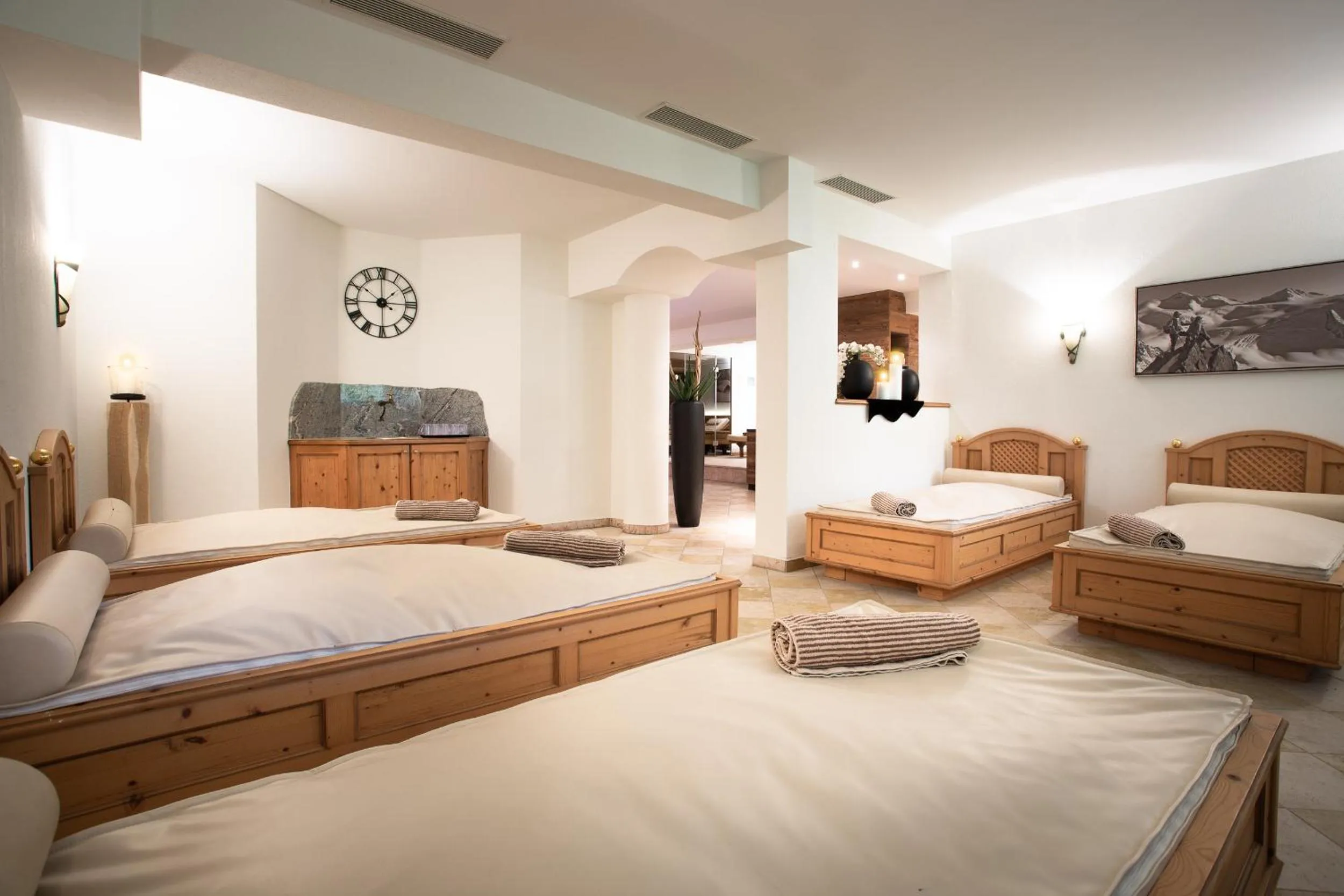 Spa and wellness centre/facilities, Bed in Hotel Brugger