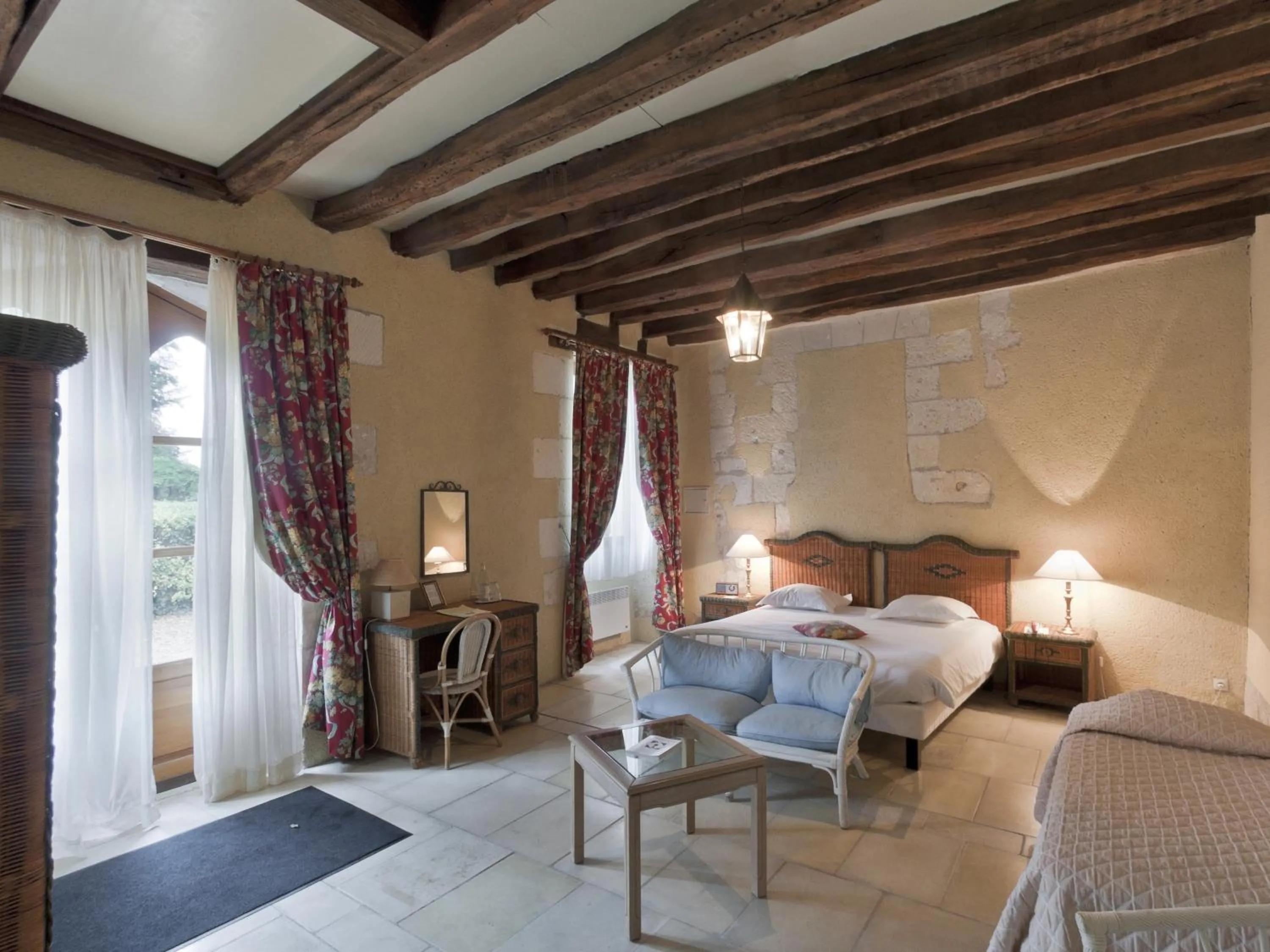 Photo of the whole room, Bed in Château de Chissay