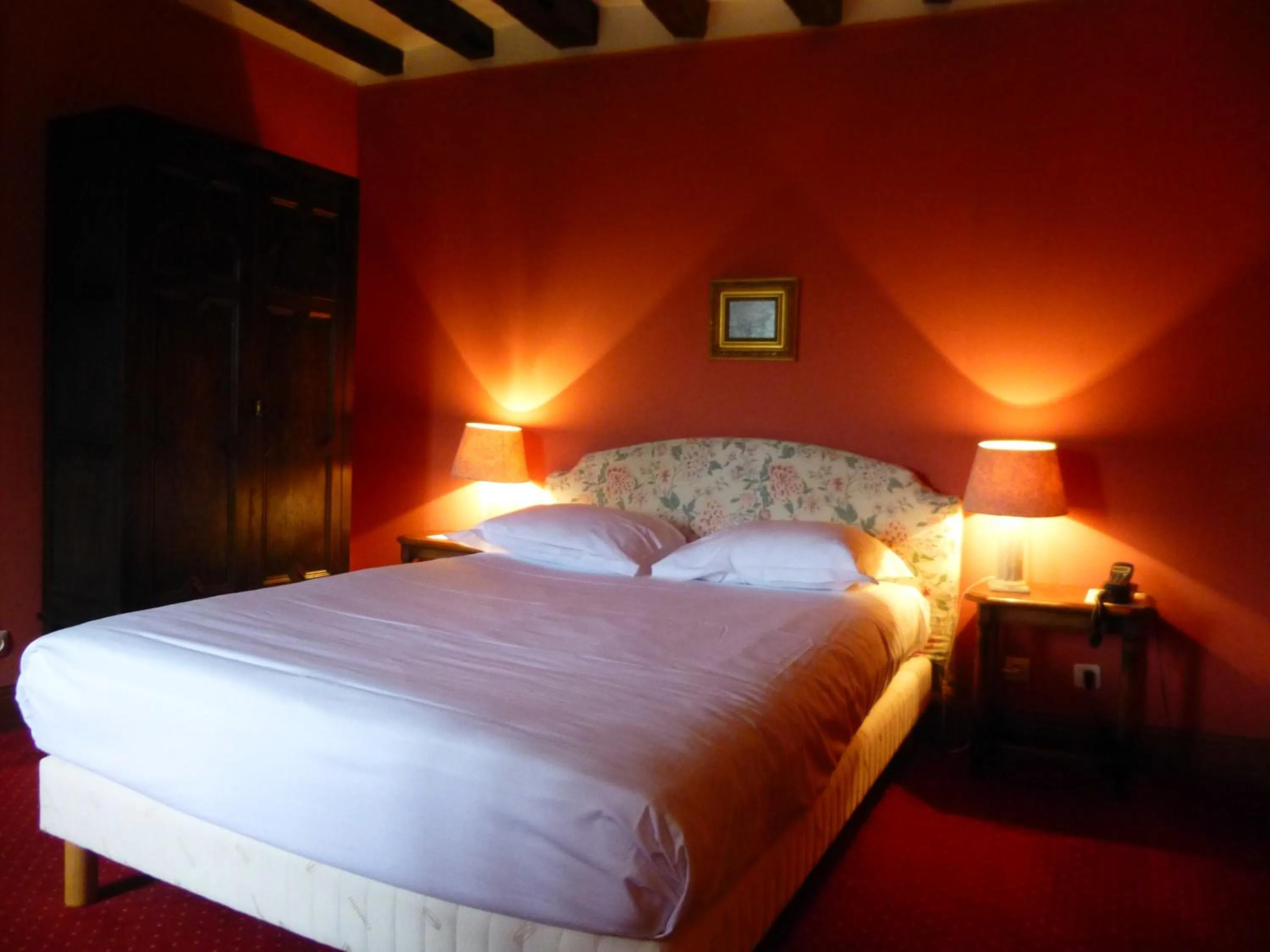 Bed in Château de Chissay