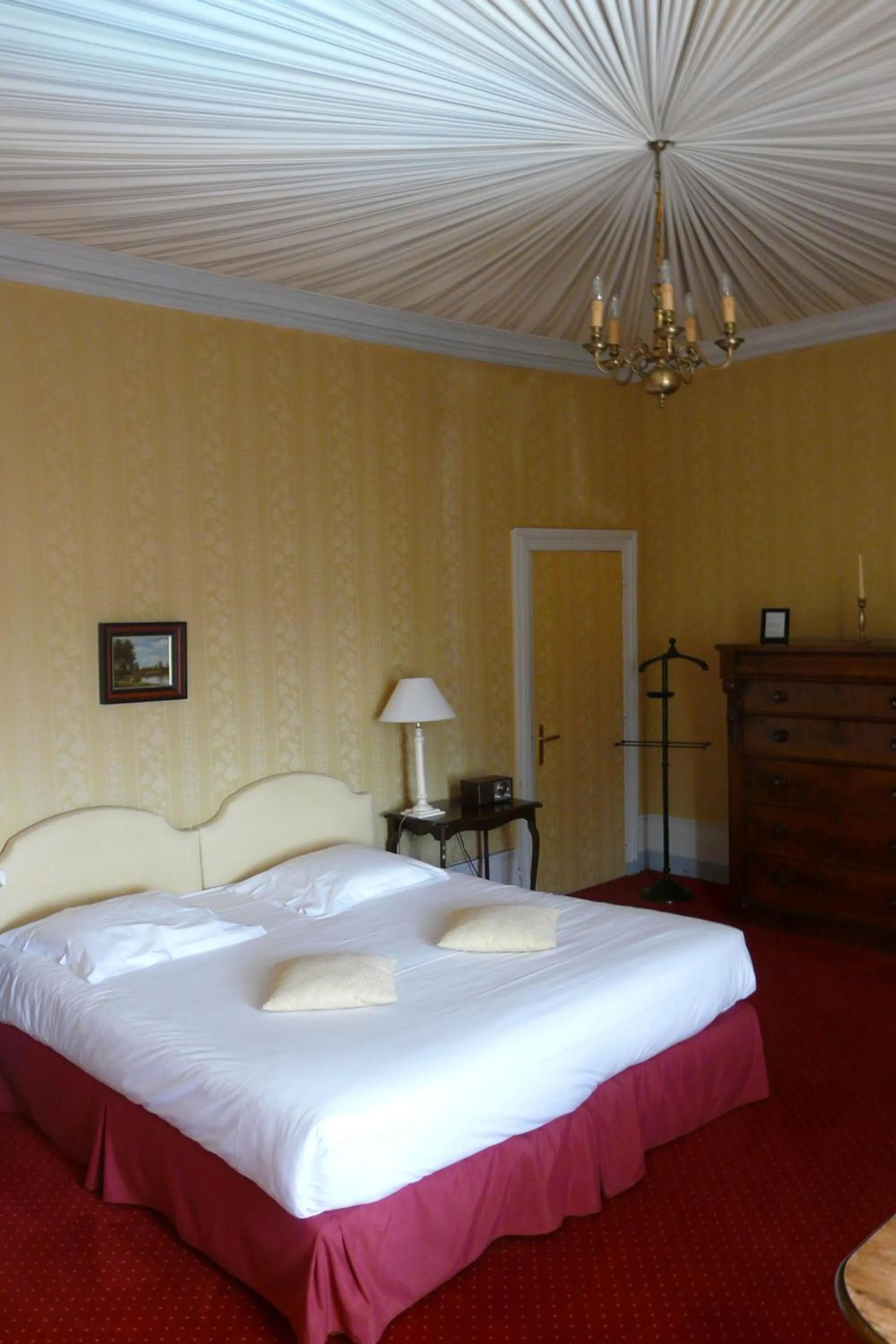 Photo of the whole room, Bed in Château de Chissay