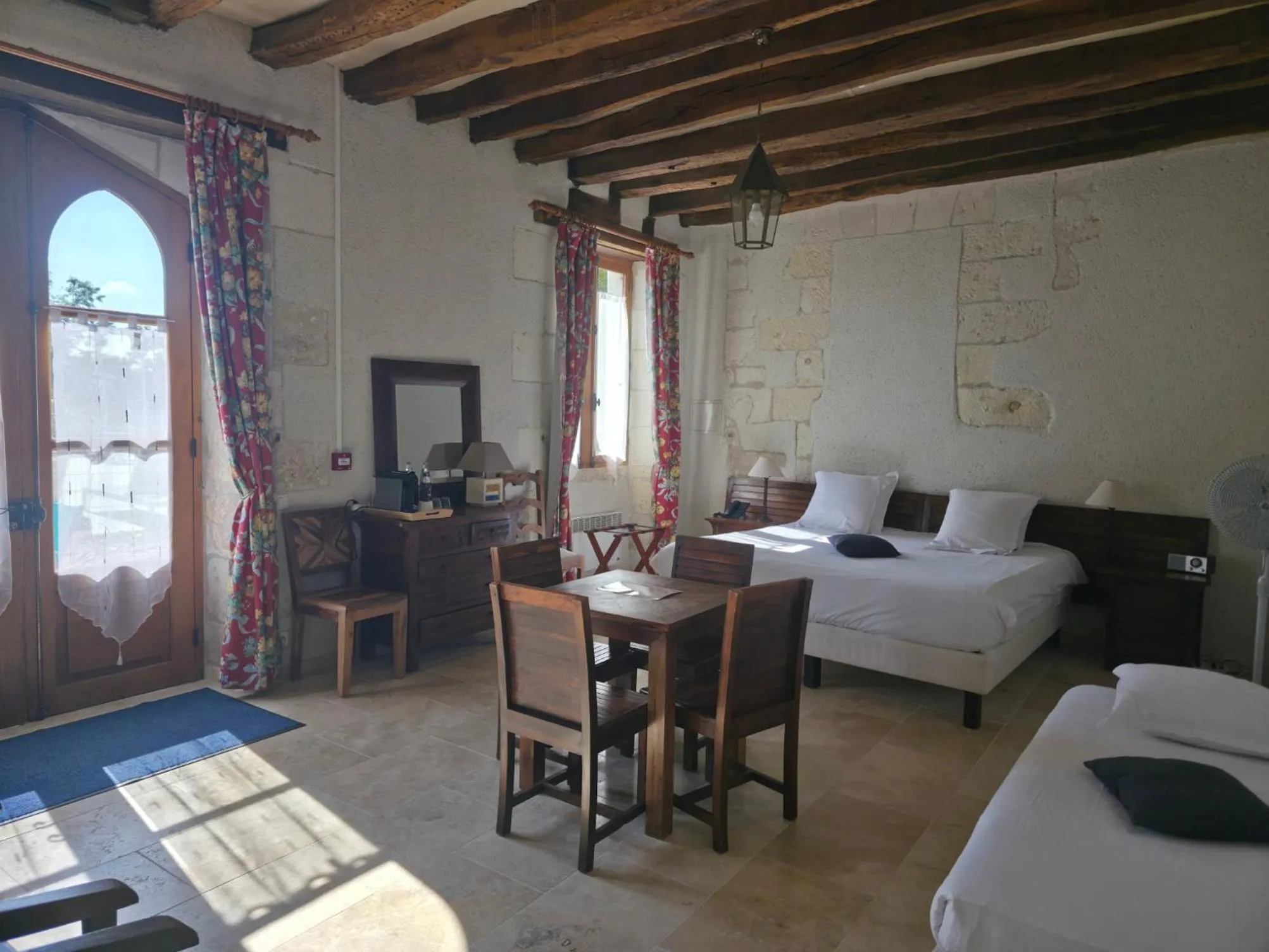 Bed in Château de Chissay