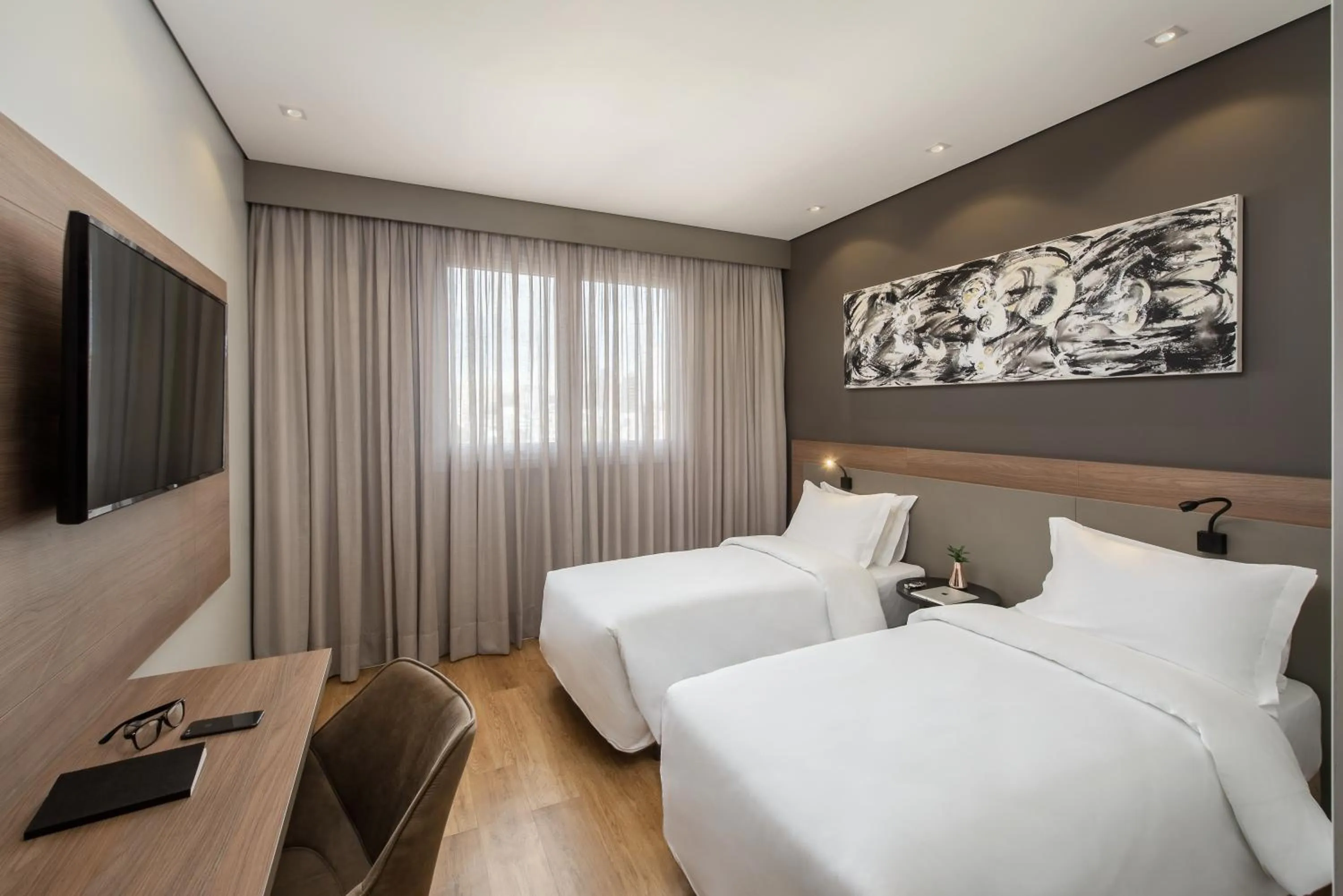 Photo of the whole room, Bed in Intercity Sao Leopoldo