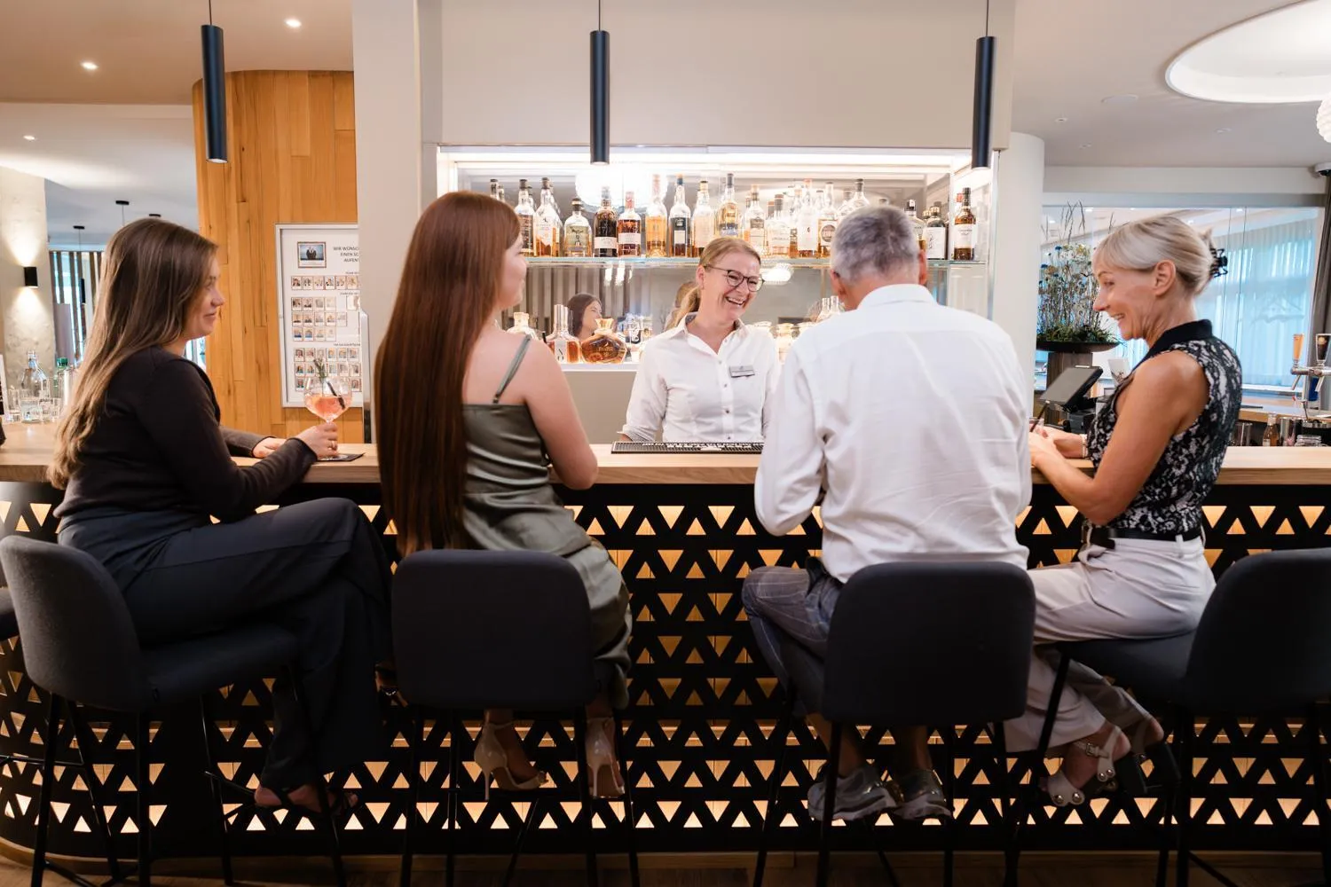 Lounge or bar in Solbadhotel Sigriswil