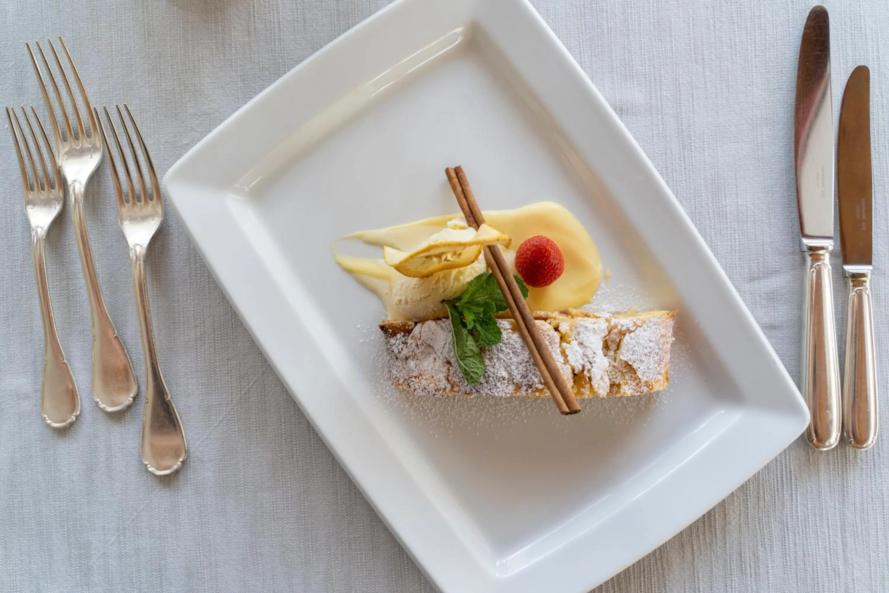 Food and drinks in Hotel Astoria